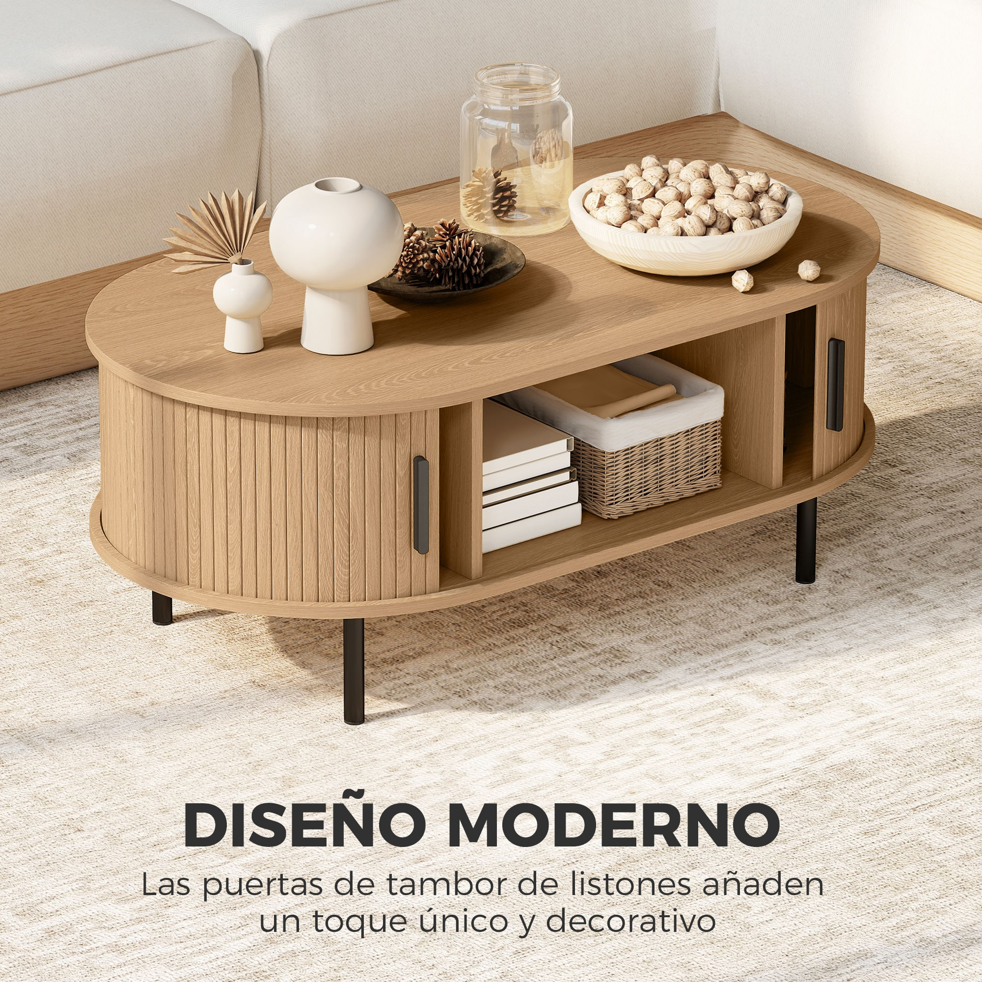 Mesa de centro de madera moderna con decoración, jarrones y un bol con nueces.