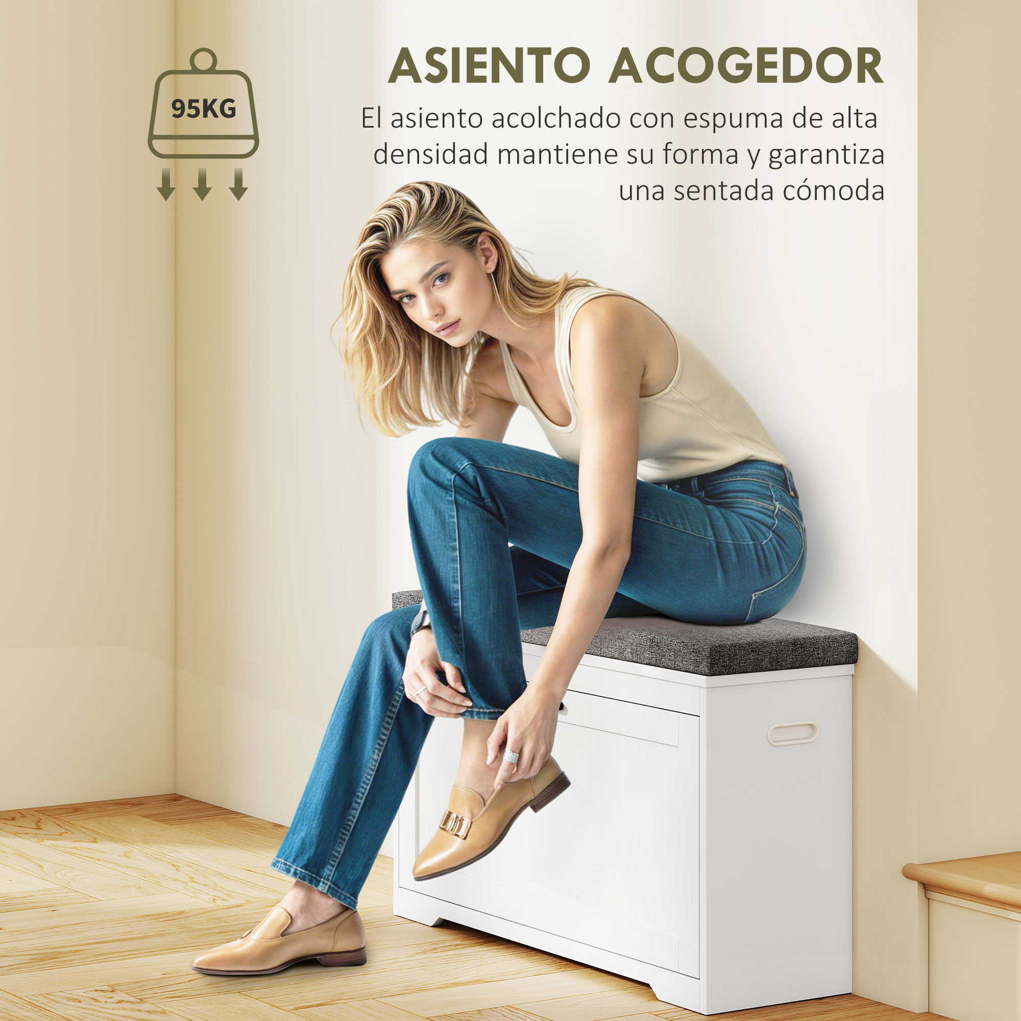 Una mujer rubia se sienta en un banco blanco y se pone un zapato beis.