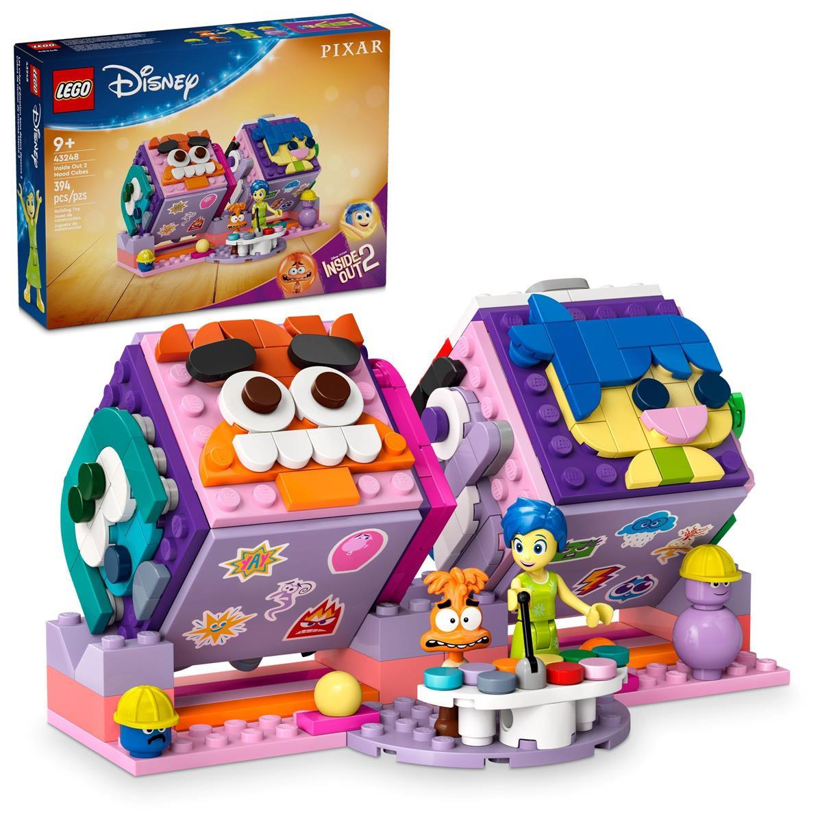 Lego Disney Pixar Inside Out 2 Set mit zwei Stimmungs-Wuerfeln, Figuren und bunten Aufklebern.