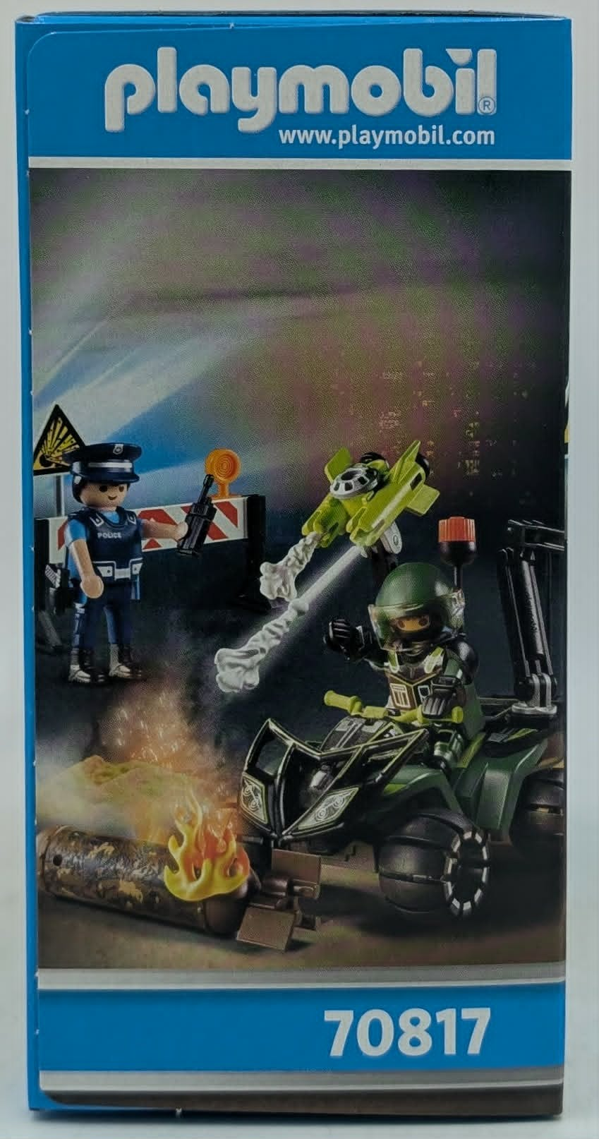 Set de Playmobil 70817 con policía, quad, dron y un barril ardiendo.