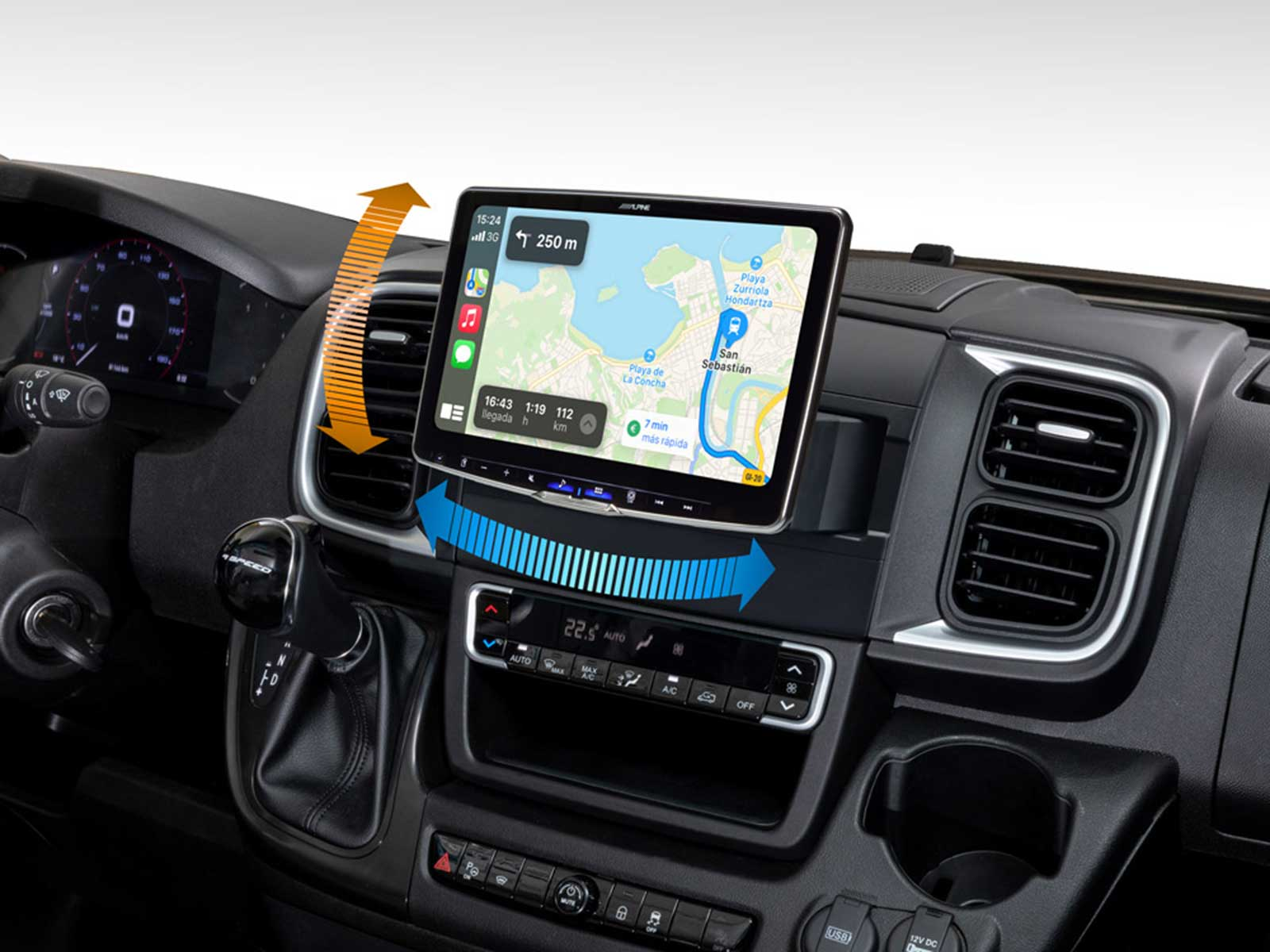 Armaturenbrett eines Autos mit einem großen GPS-Bildschirm in der Mitte und Pfeilen, die verstellbare Richtungen zeigen.