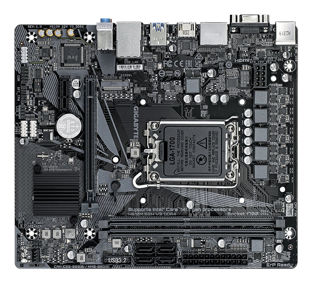 Widok z góry czarnej płyty głównej Gigabyte z gniazdem LGA-1700, gniazdami RAM i różnymi portami.