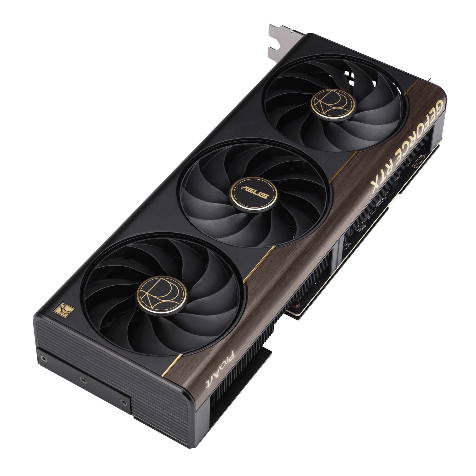 Schwarze Asus ProArt Grafikkarte mit drei Lüftern und goldenen Akzenten auf weißem Hintergrund.