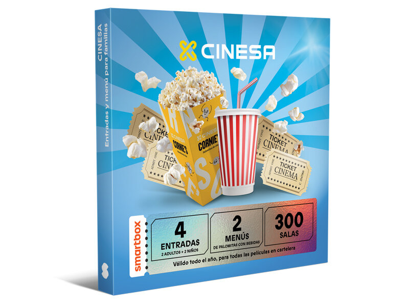 Smartbox para entradas de cine Cinesa, palomitas y bebidas sobre fondo azul con rayos de sol.