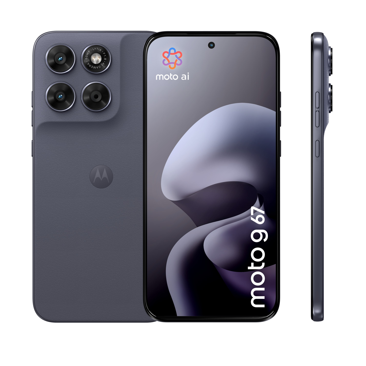 Vista anteriore, posteriore e laterale di uno smartphone Moto G 67 grigio scuro con quattro fotocamere.