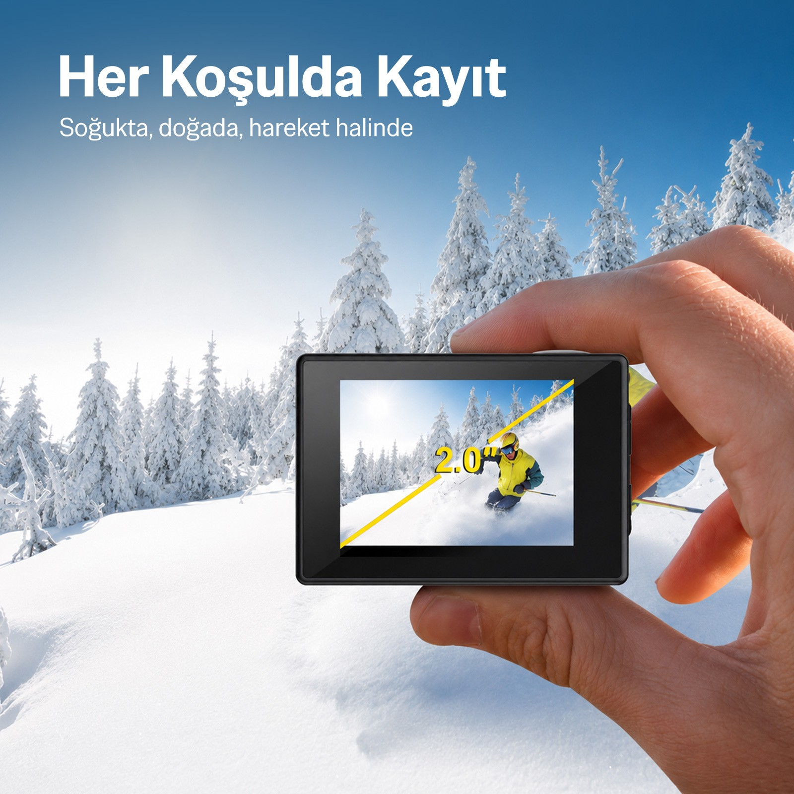 Bir el, karlı bir kış manzarasının önünde bir aksiyon kamerası tutuyor.
