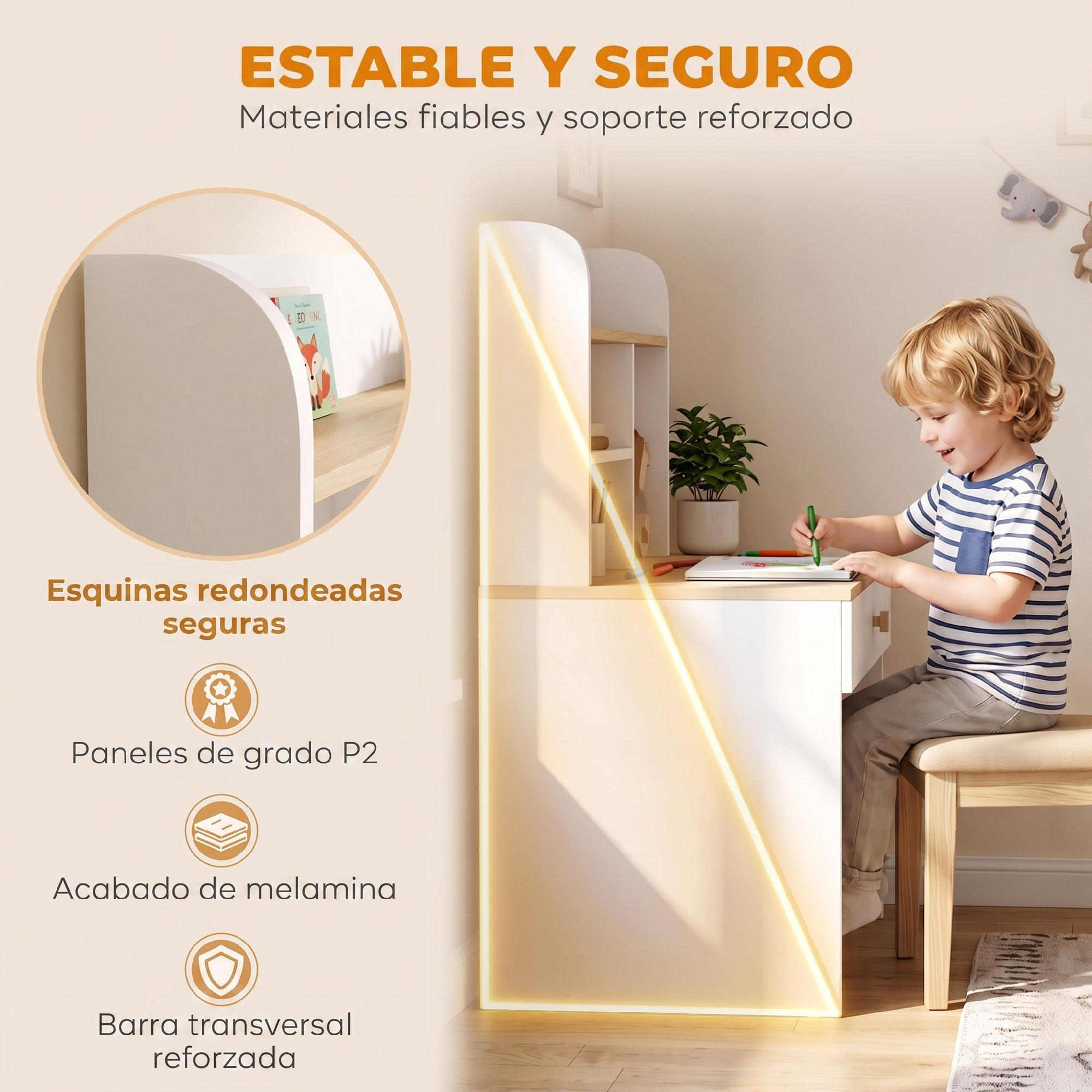 Un niño pequeño sentado en un escritorio blanco y de madera dibujando.