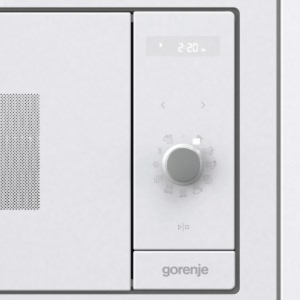 Biały panel sterowania urządzenia Gorenje z pokrętłem, wyświetlaczem cyfrowym i przyciskami dotykowymi.