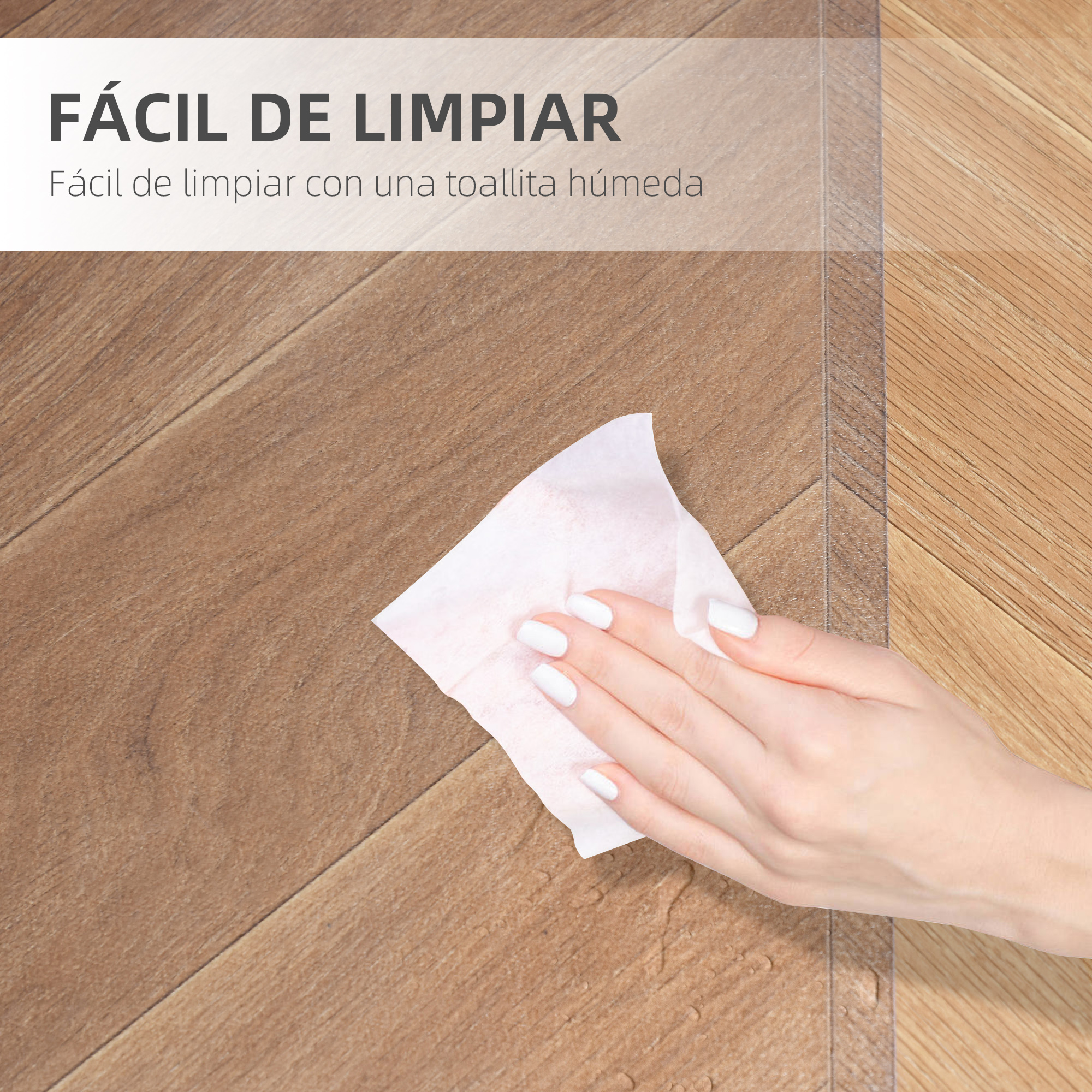 Mano con toallita blanca limpiando suelo de madera.