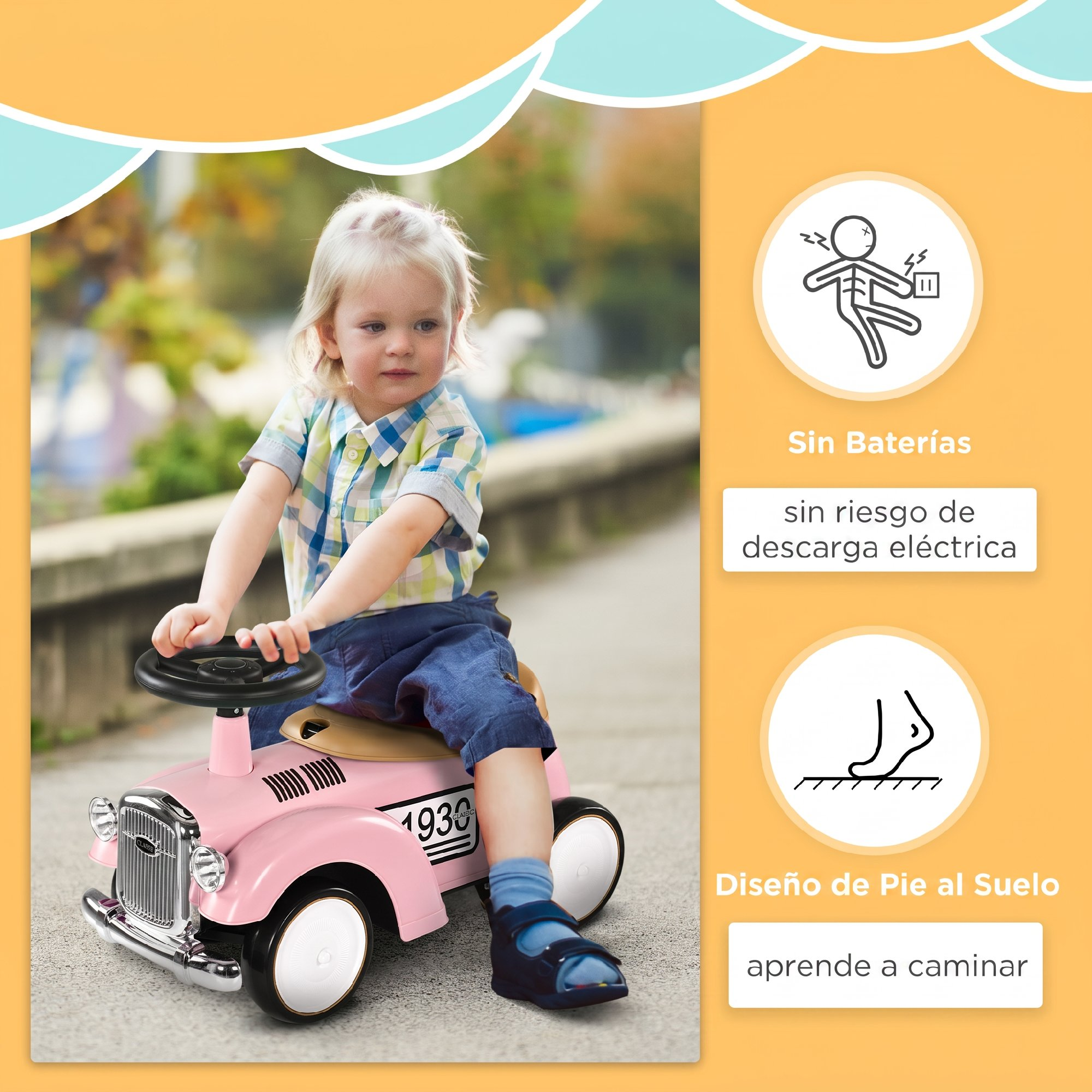 Niño pequeño sentado en un auto de juguete rosa con iconos de sin baterías y diseño de pie a suelo.