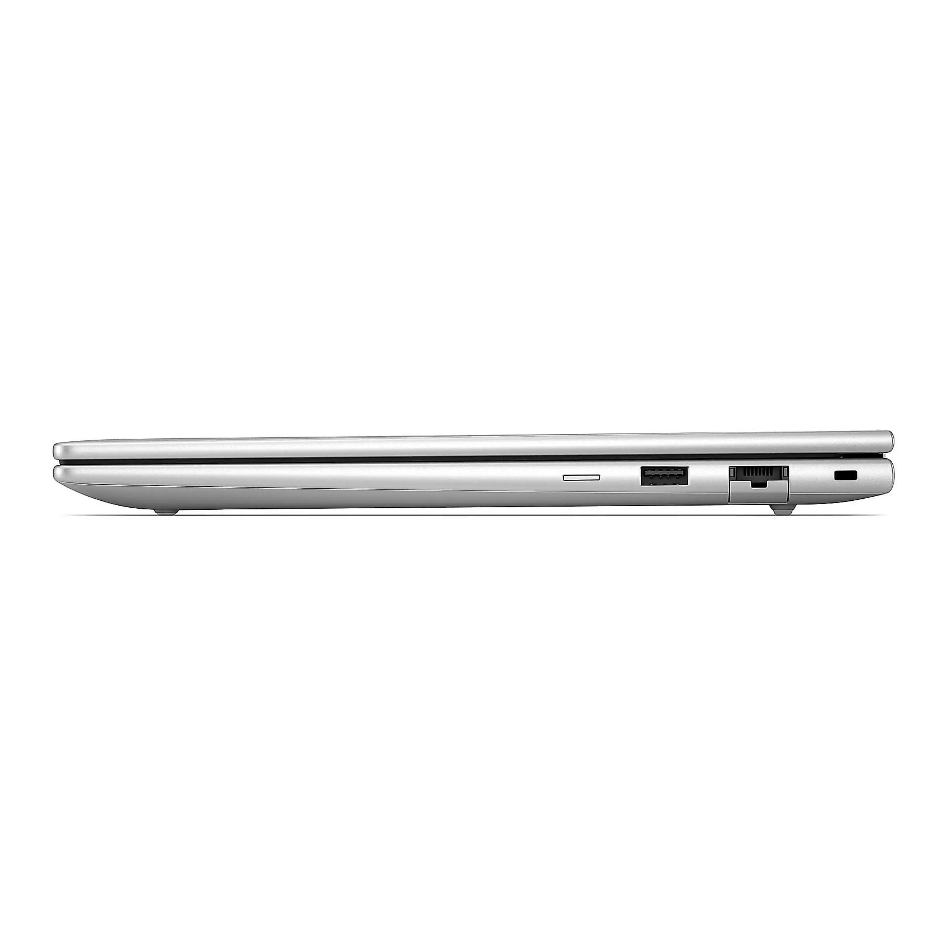 Vista laterale di un laptop argentato chiuso che mostra varie porte su sfondo nero.