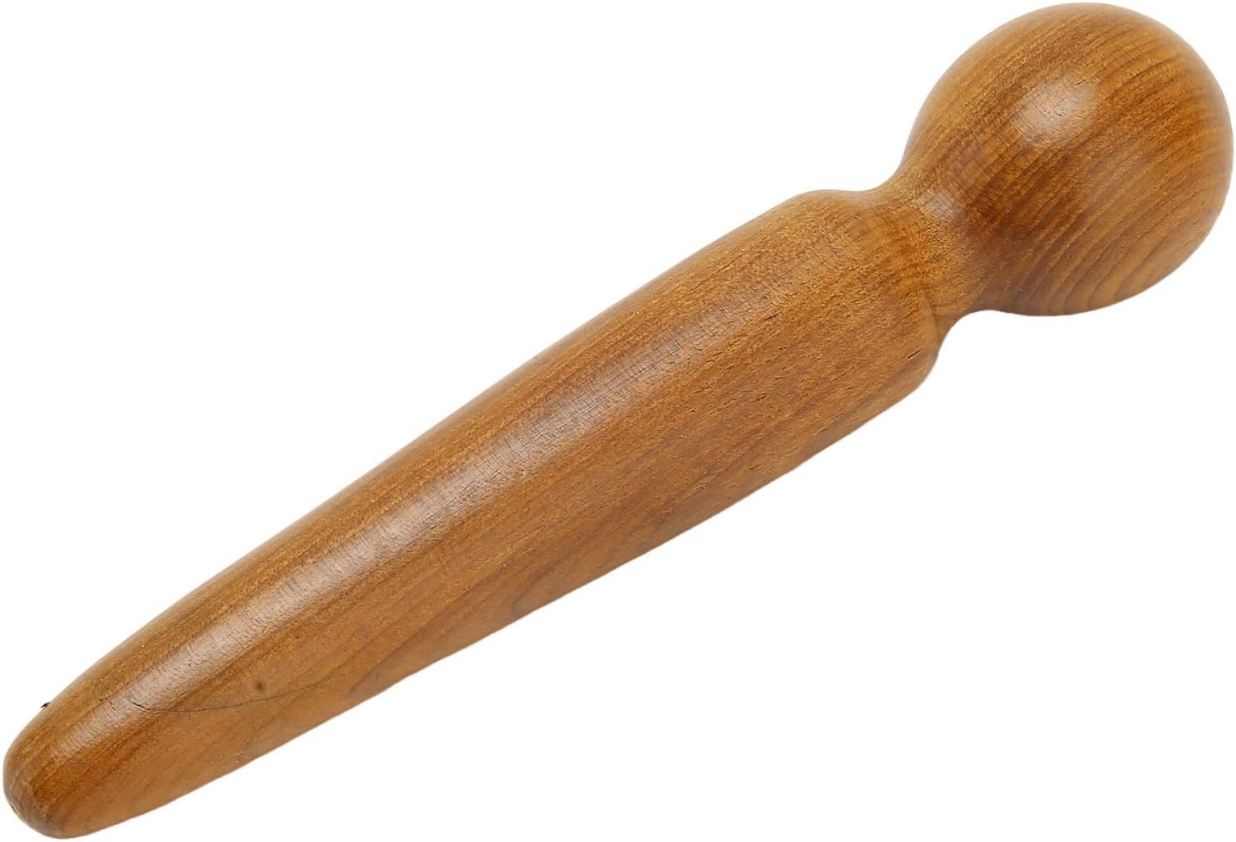 Ein glatter Holzstab mit einem runden Kopf an einem Ende auf weißem Hintergrund.