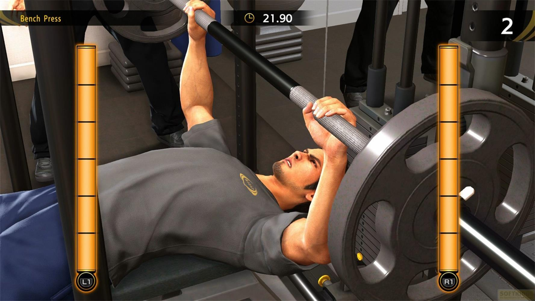 Un homme s'allonge sur un banc de musculation pour faire du développé couché dans une salle.