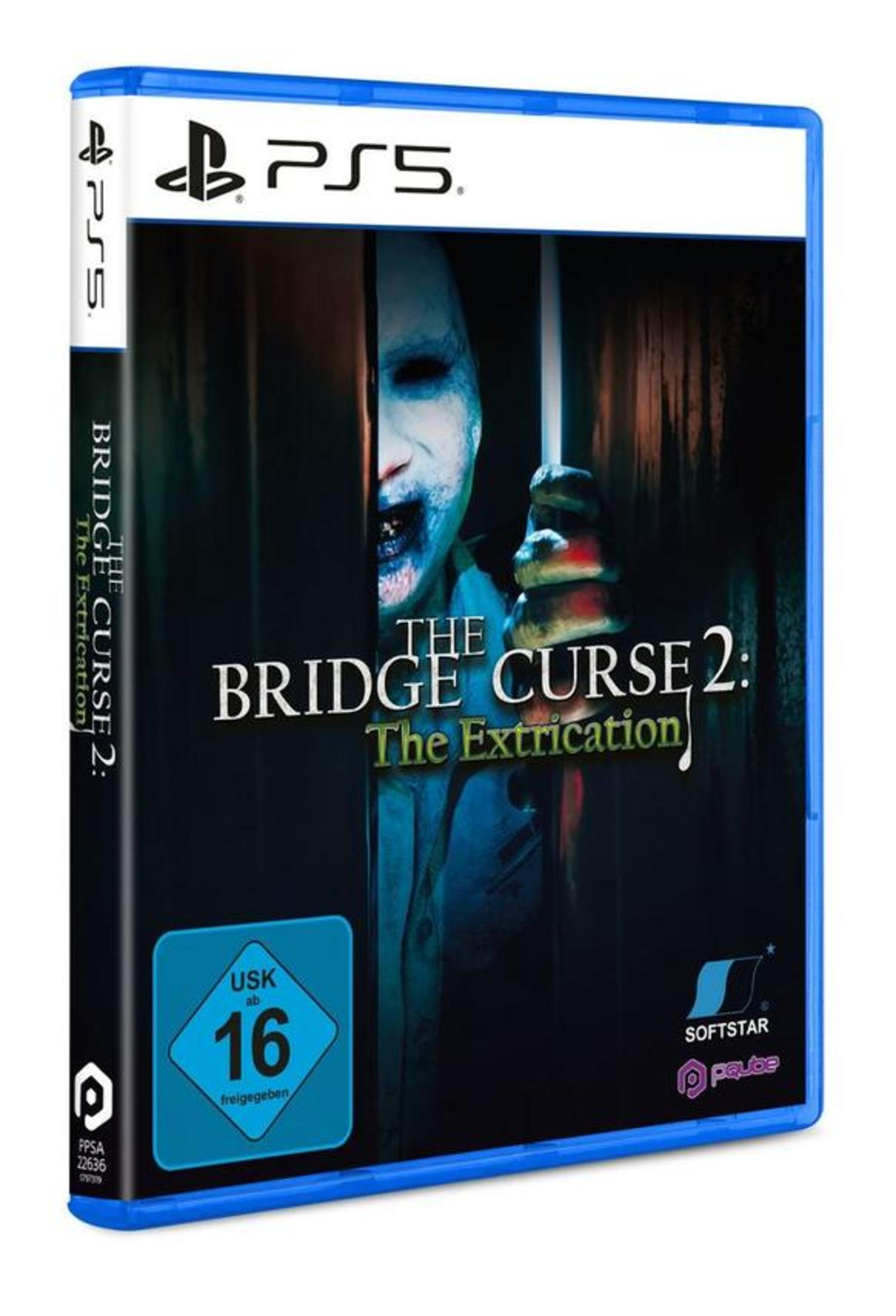 Jaquette PS5 de The Bridge Curse 2 montrant un personnage effrayant qui regarde par une porte sombre.