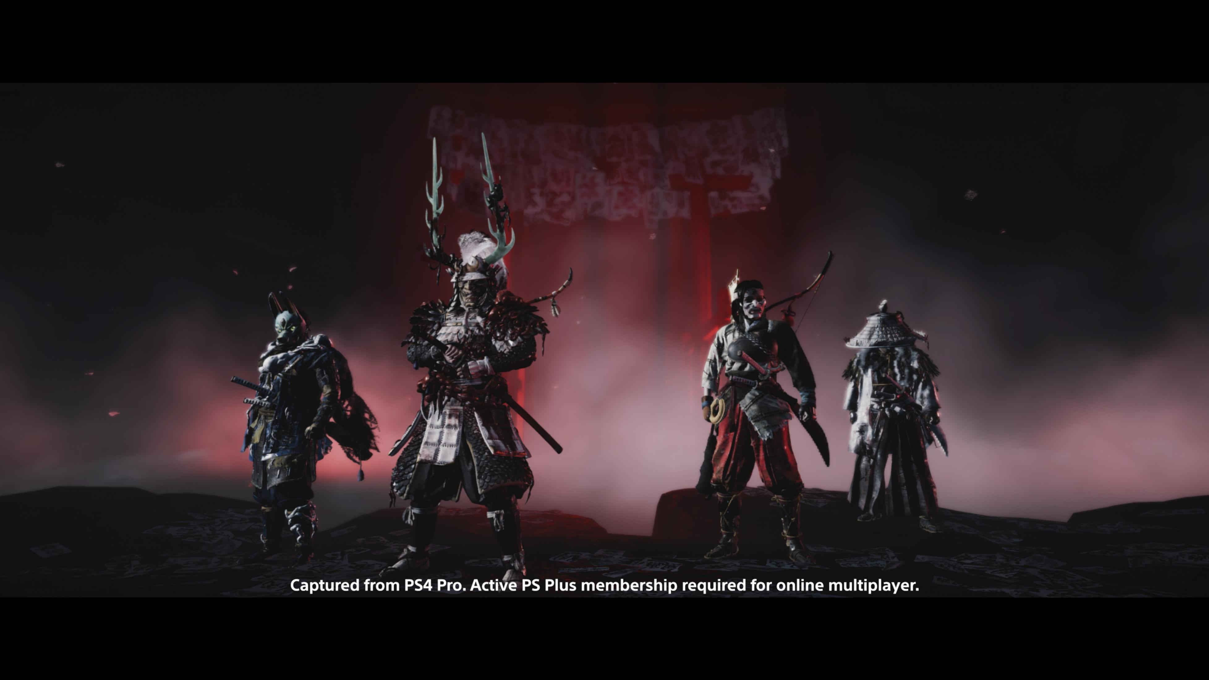 Quatre guerriers samouraïs en armure ornée se tiennent dans un environnement sombre et brumeux.