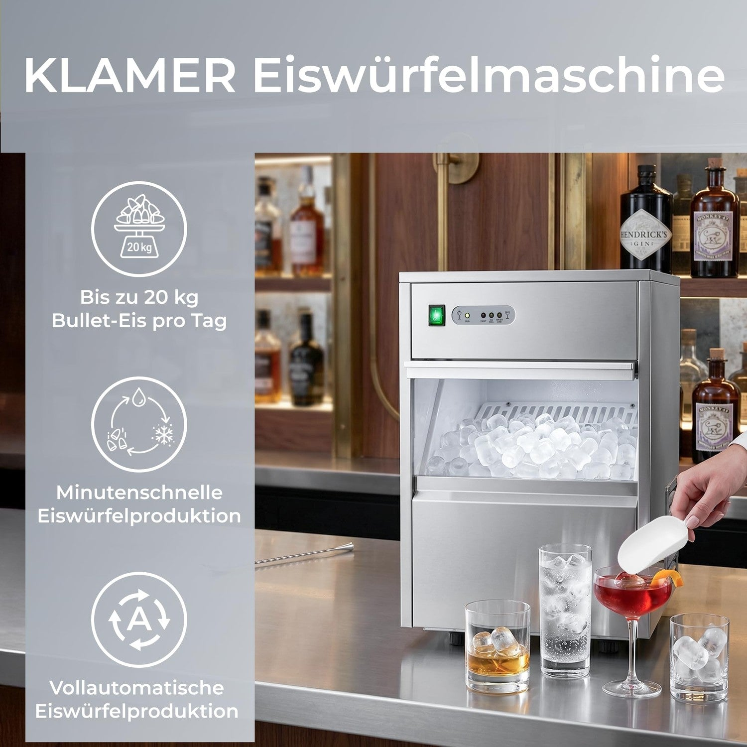 Edelstahl-Eiswürfelmaschine auf einer Bar, mit Eis gefüllt, daneben Gläser und Spirituosenflaschen.