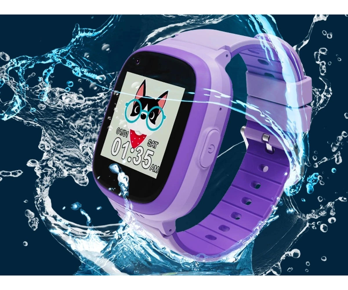 Fioletowy smartwatch dla dzieci z psem z kreskówki na ekranie, otoczony pryskającą wodą.