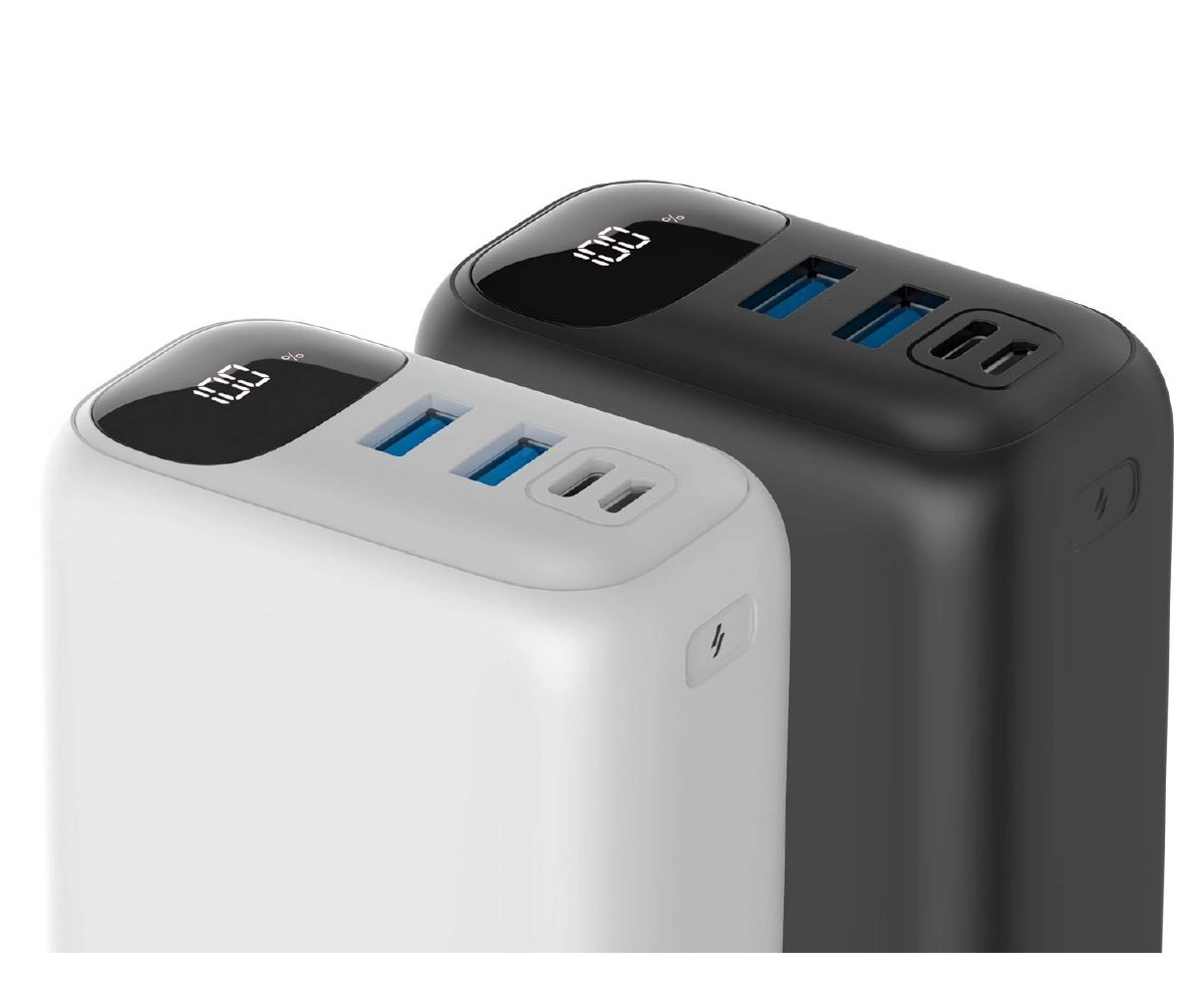 Dwa przenośne ładowarki, biała i czarna, z cyfrowym wyświetlaczem i wieloma portami USB na białym tle.