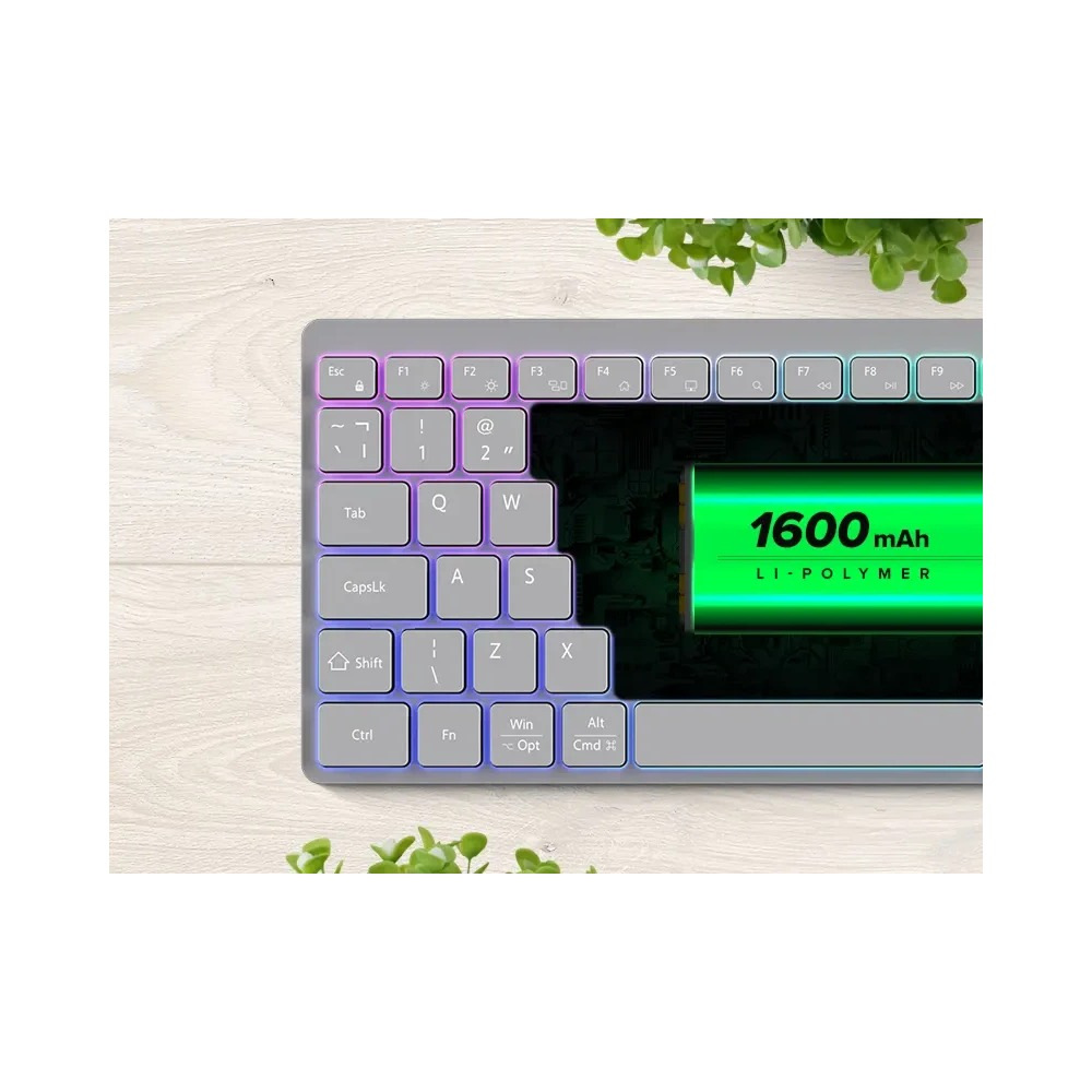 Szara klawiatura z oświetleniem RGB ukazuje w środku zieloną baterię litowo-polimerową 1600 mAh.