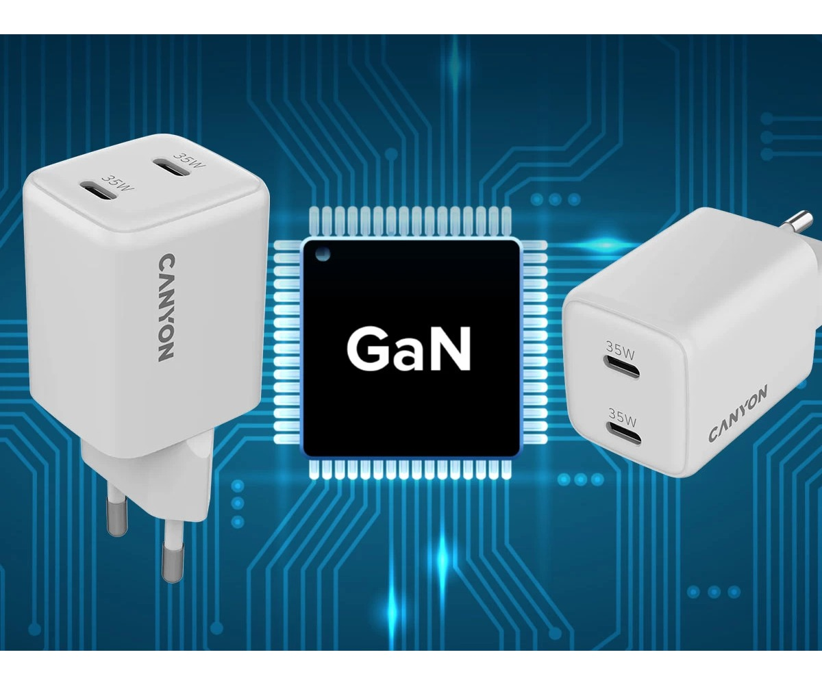 Dwie białe ładowarki USB Canyon 35W GaN otaczają centralny mikrochip GaN na tle niebieskiej płytki drukowanej.
