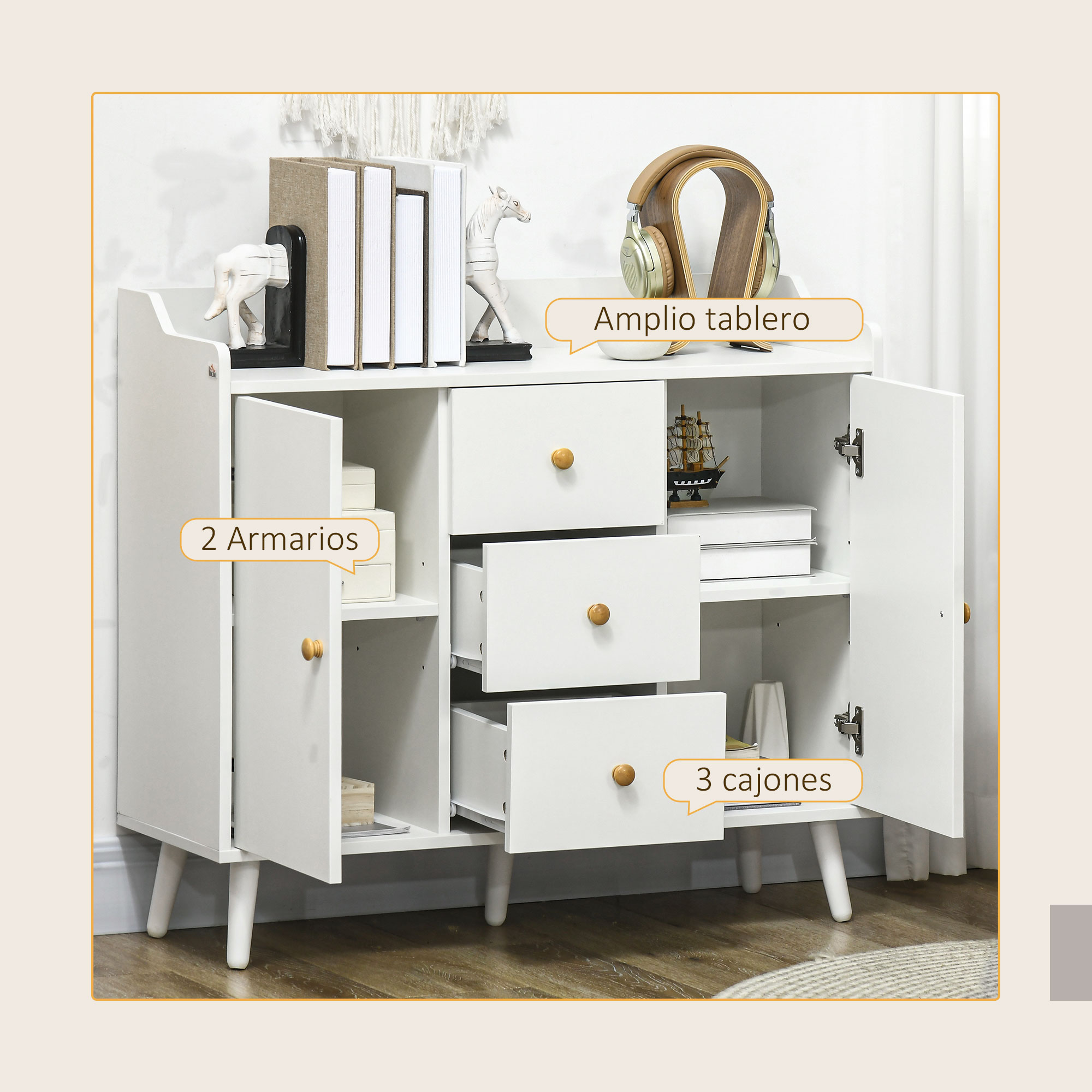 Un armario de madera blanca con dos puertas, tres cajones y objetos decorativos encima.
