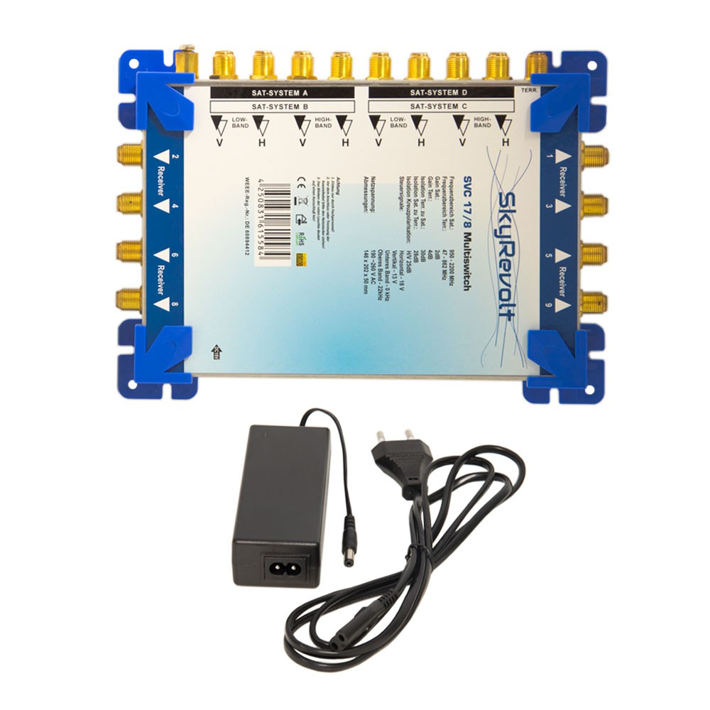 Ein blauer SkyRevolt SVC 17/8 Multiswitch mit zahlreichen vergoldeten Anschlüssen und einem separaten Netzteil.