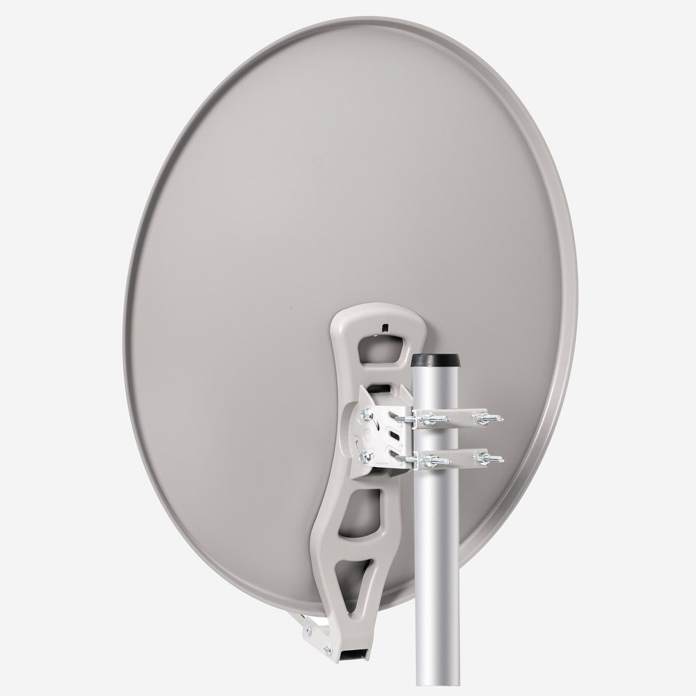 Rückseite einer grauen Satellitenschüssel an einer Stange vor weißem Hintergrund.