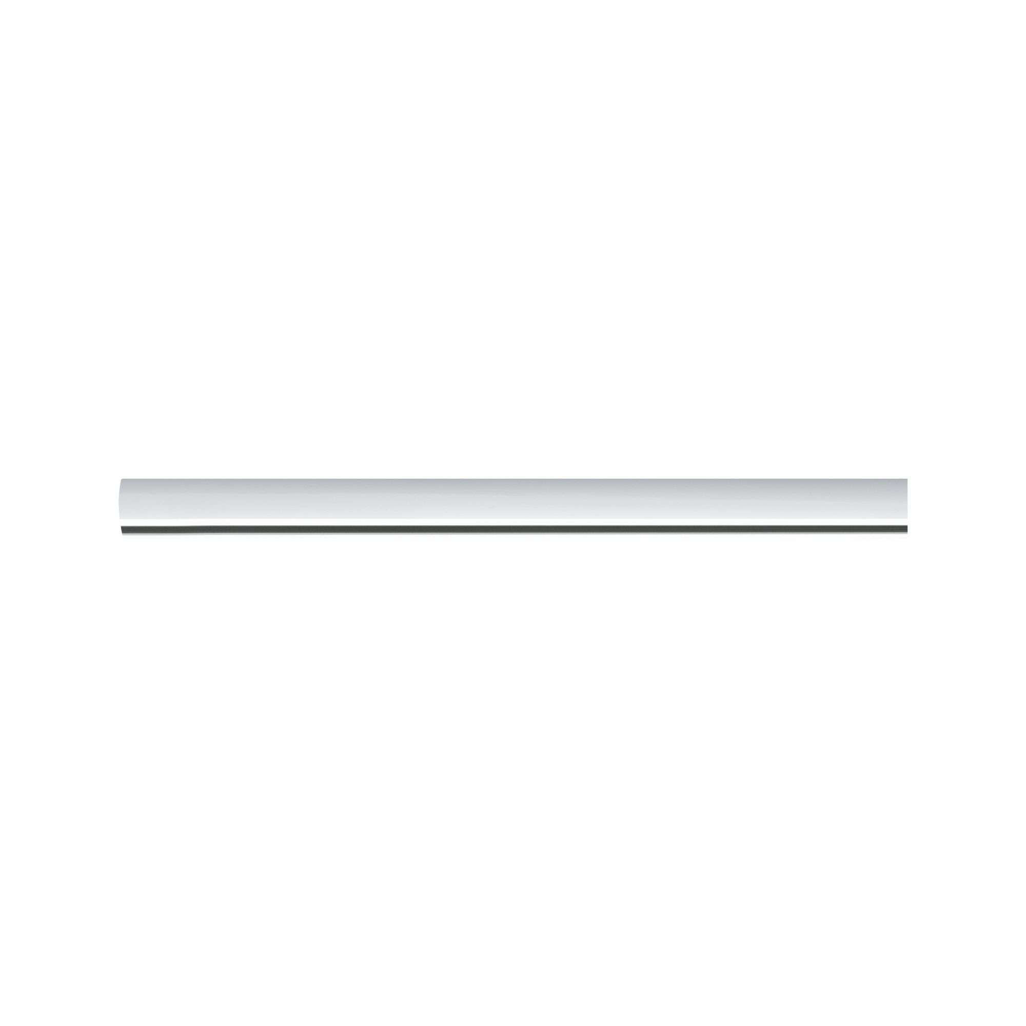 Ein einzelner horizontaler silberner Metallstab vor weißem Hintergrund.