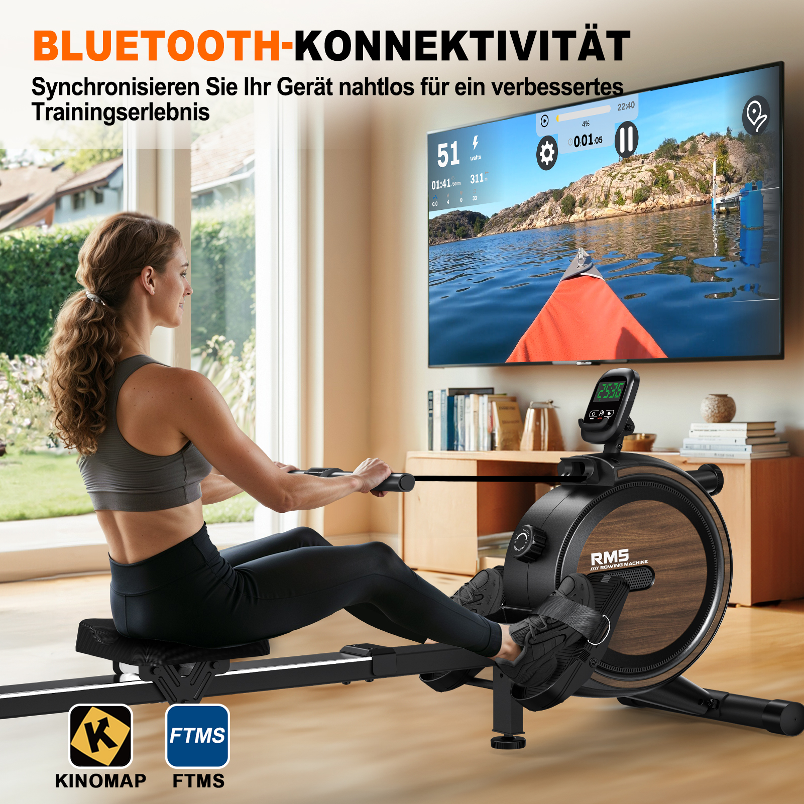 Eine Frau nutzt ein Holz-Rudergerät vor einem Fernseher mit virtueller Ruderszene.
