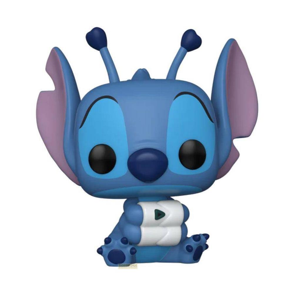 Figura Pop! di Stitch blu con grandi orecchie, antenne e la lettera P su sfondo bianco.