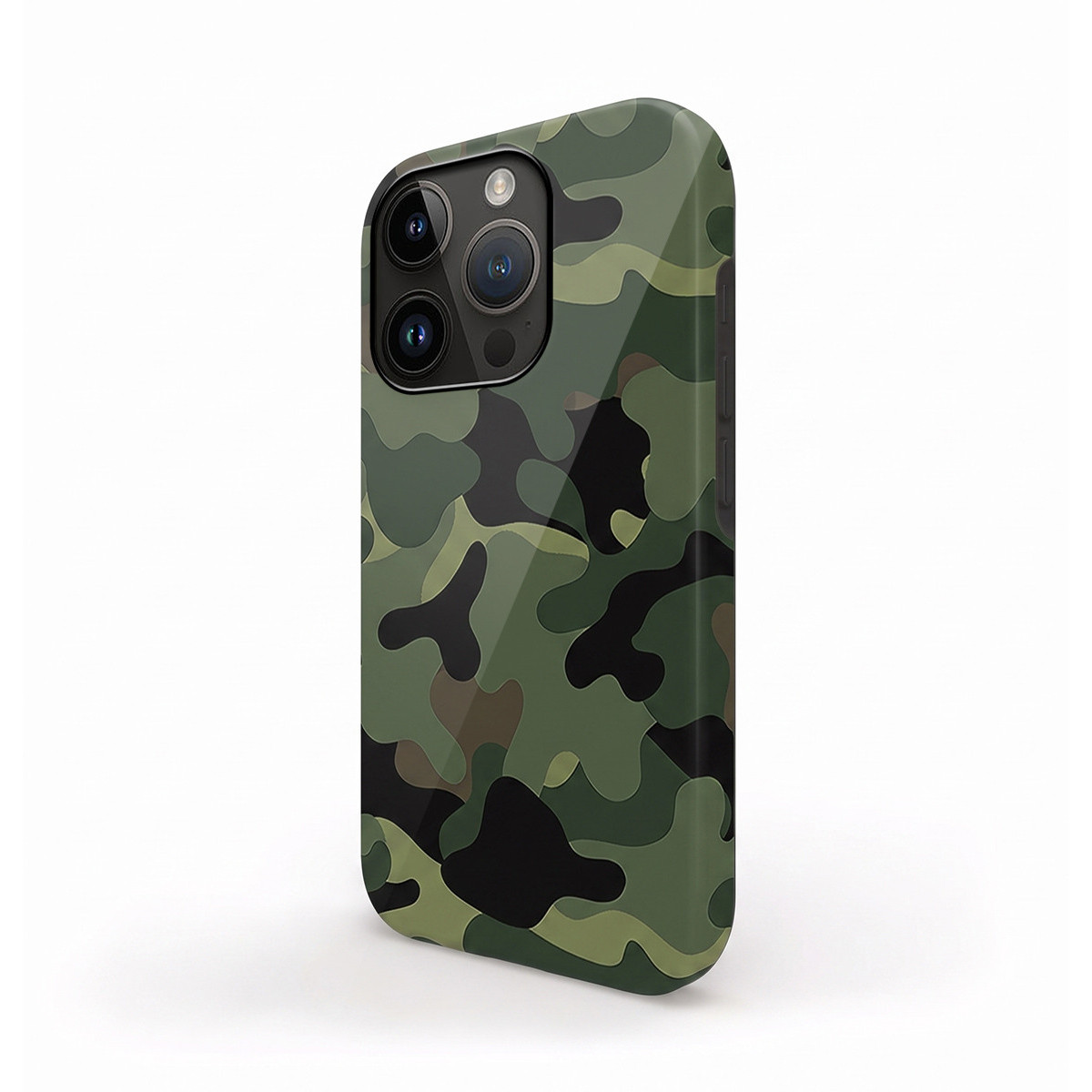 Teléfono inteligente con funda protectora de camuflaje verde y negro sobre fondo blanco.