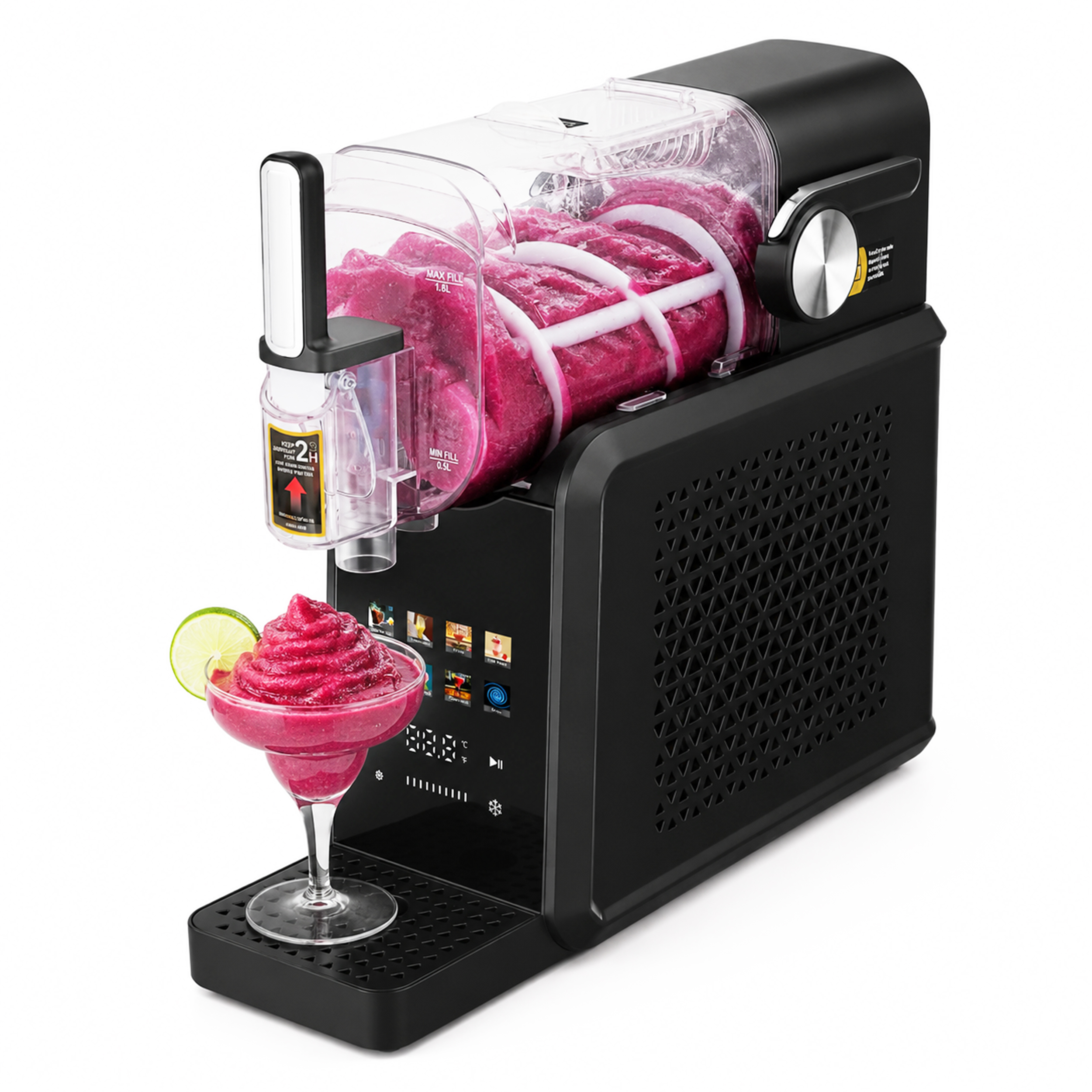 Eine schwarze Slush-Maschine füllt ein Glas mit einem lila Getränk, garniert mit einer Limette auf weißem Hintergrund.