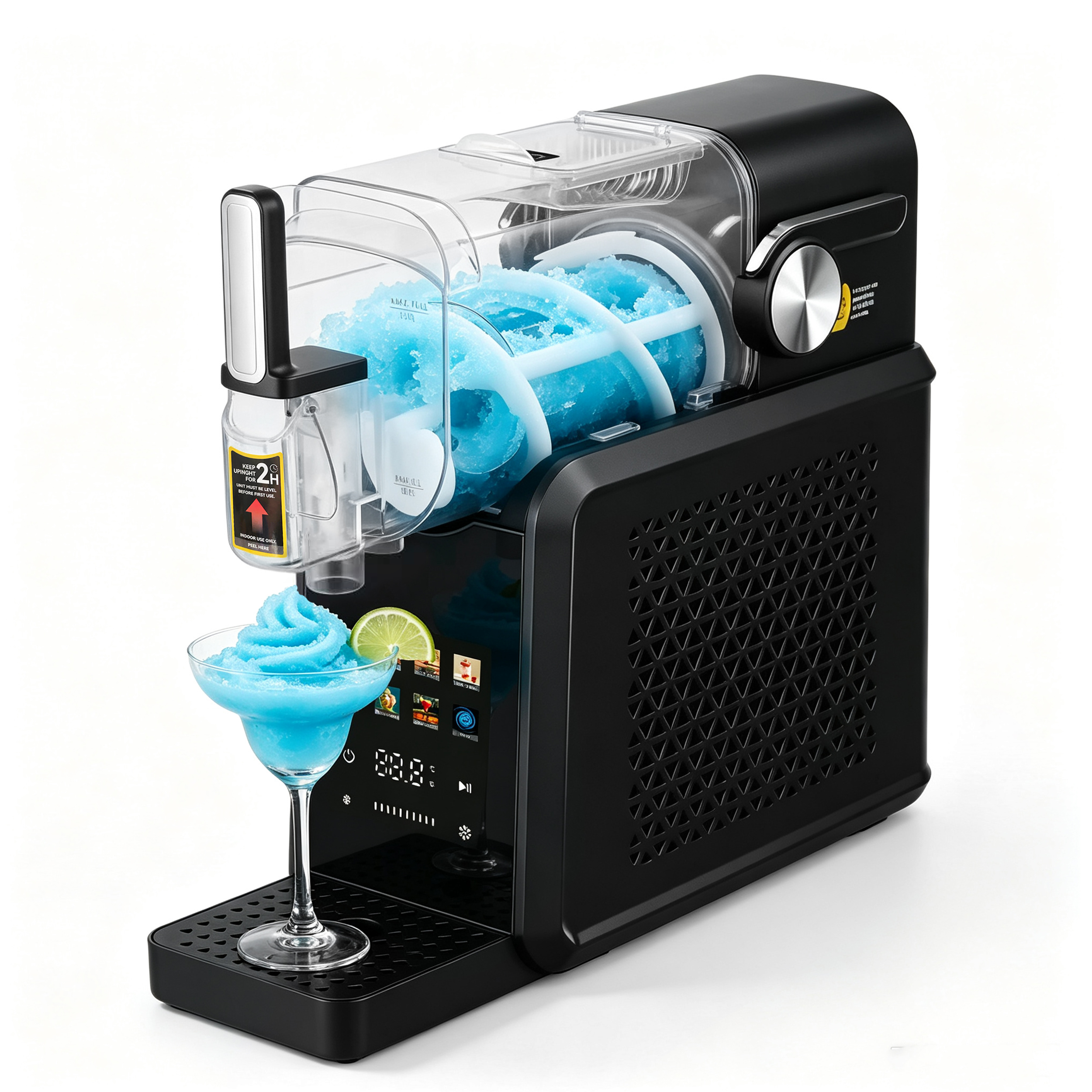 Eine schwarze Slush-Maschine auf weißem Grund gibt blauen Slush in ein Glas mit Limette.