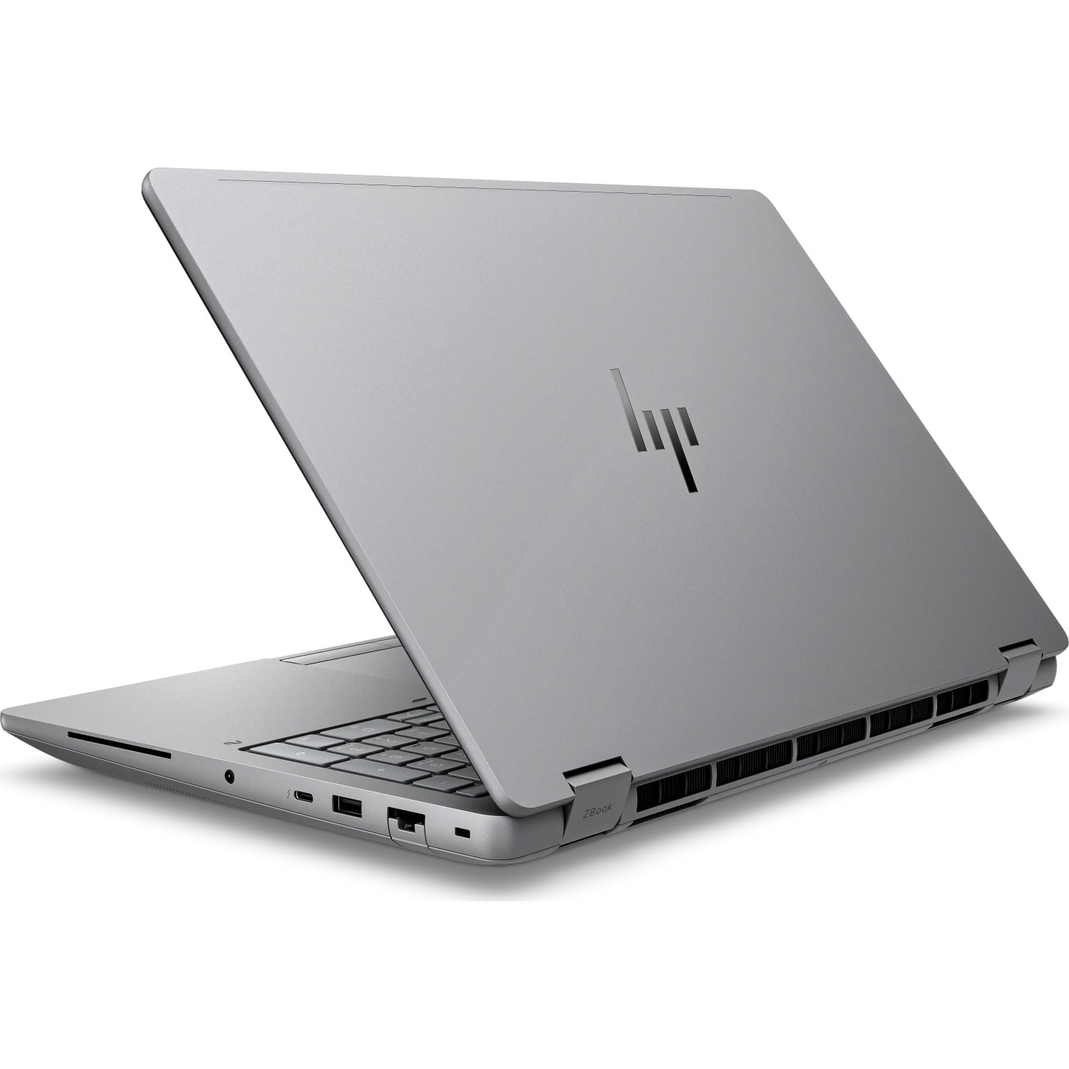 Ein silberner Laptop ist leicht geöffnet auf einer weißen Oberfläche platziert und zeigt das HP Logo auf dem Deckel.