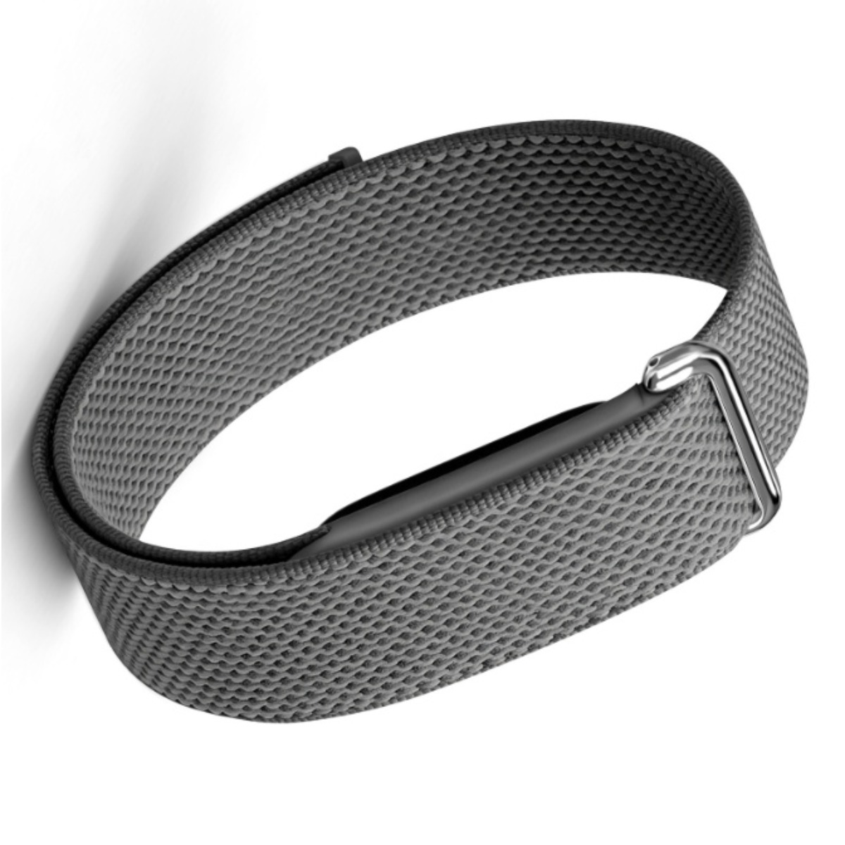 Ein graues, geflochtenes Uhrenarmband mit einer silbernen Metallschnalle auf einem weißen Hintergrund.