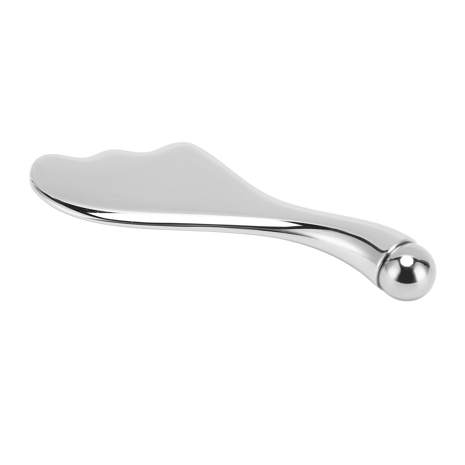 Ein glänzender silberner Gua-Sha-Schaber mit einem runden Griffende vor weißem Hintergrund.