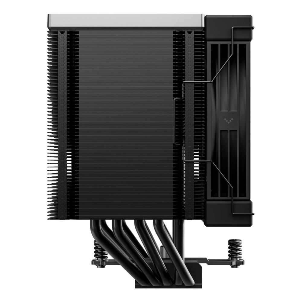 Widok z boku czarnego chłodzenia CPU z finami, rurkami cieplnymi i zamontowanym wentylatorem na białym tle.