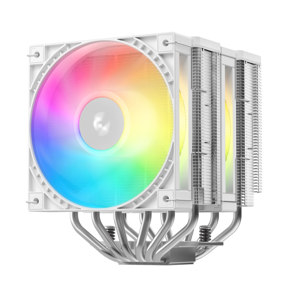Biały chłodzacz procesora z wentylatorem RGB i srebrnymi rurkami cieplnymi na białym tle.
