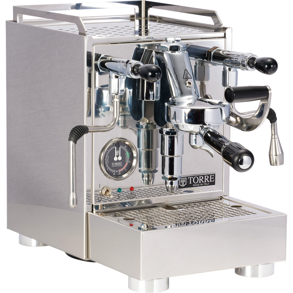 Une machine à espresso Torre en acier inoxydable avec des groupes chromés brillants, des poignées noires et un manomètre.
