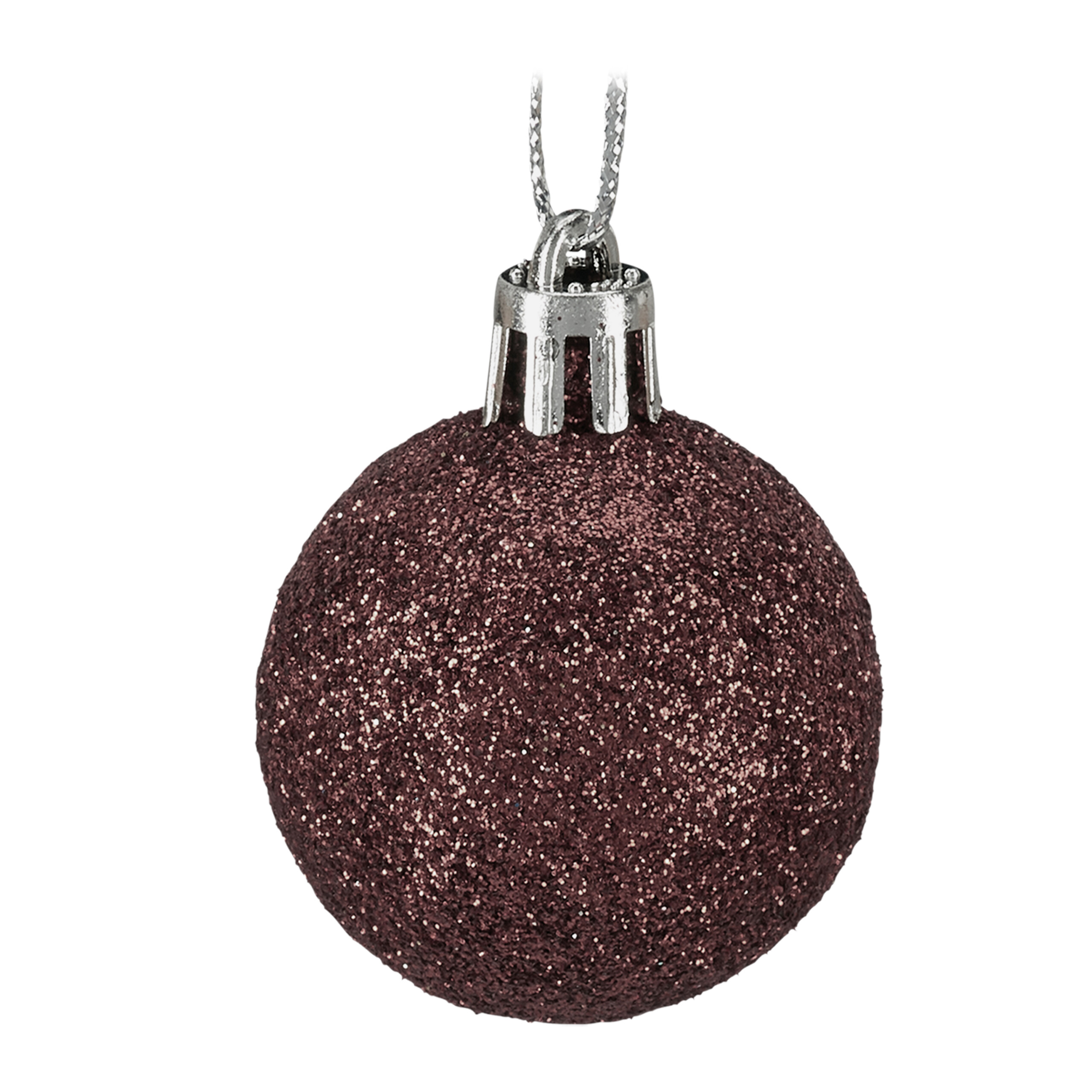 Eine glitzernde braune Weihnachtskugel mit silberner Kappe und Schnur vor weißem Hintergrund.