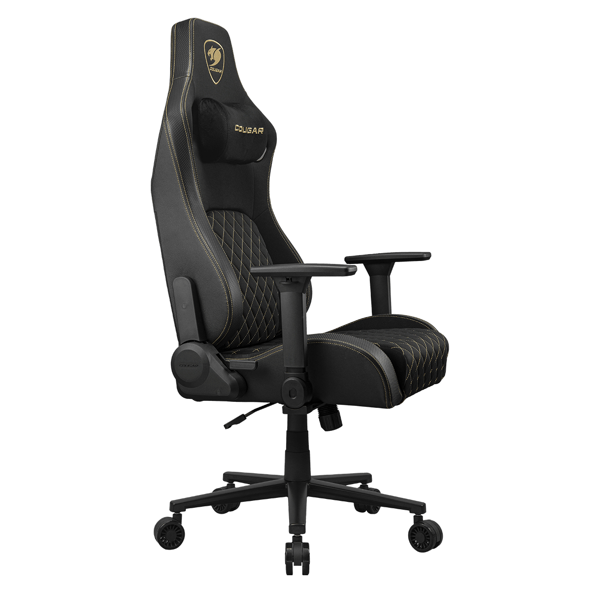 Schwarzer Gaming-Stuhl mit gelben Nähten, Kopfstütze und Rollen.