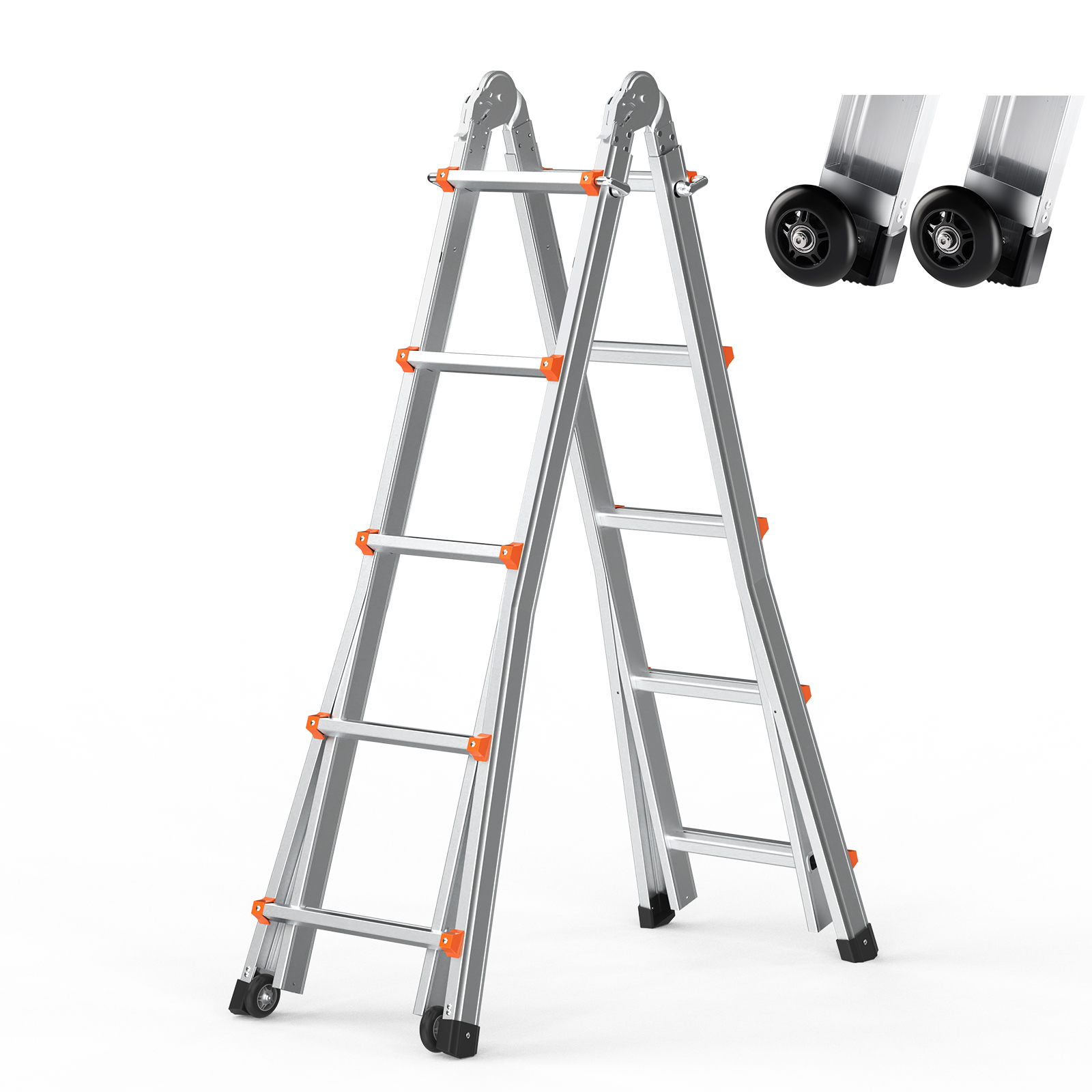 Una escalera de tijera plateada con detalles naranjas y ruedas de transporte adjuntas sobre fondo blanco.