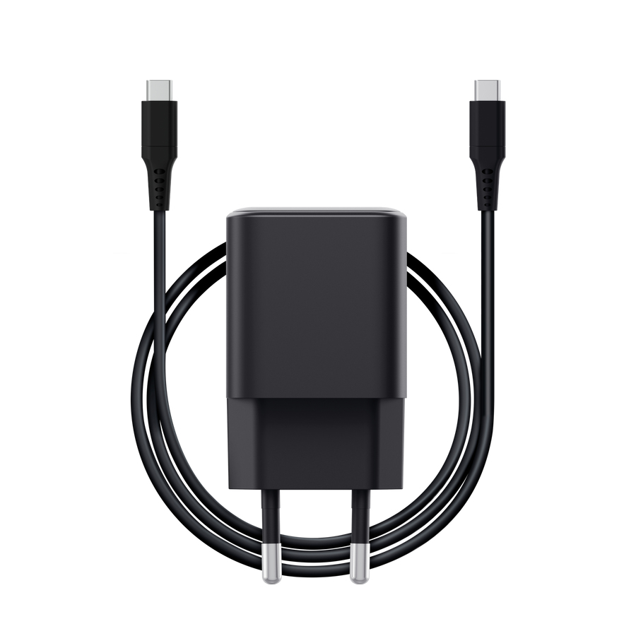 Un chargeur mural noir USB-C avec un câble enroulé sur fond blanc.