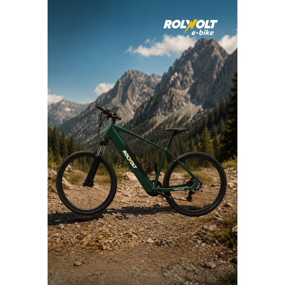 Dağ manzaralı taşlı bir patikada duran yeşil bir Rolvolt elektrikli bisiklet.