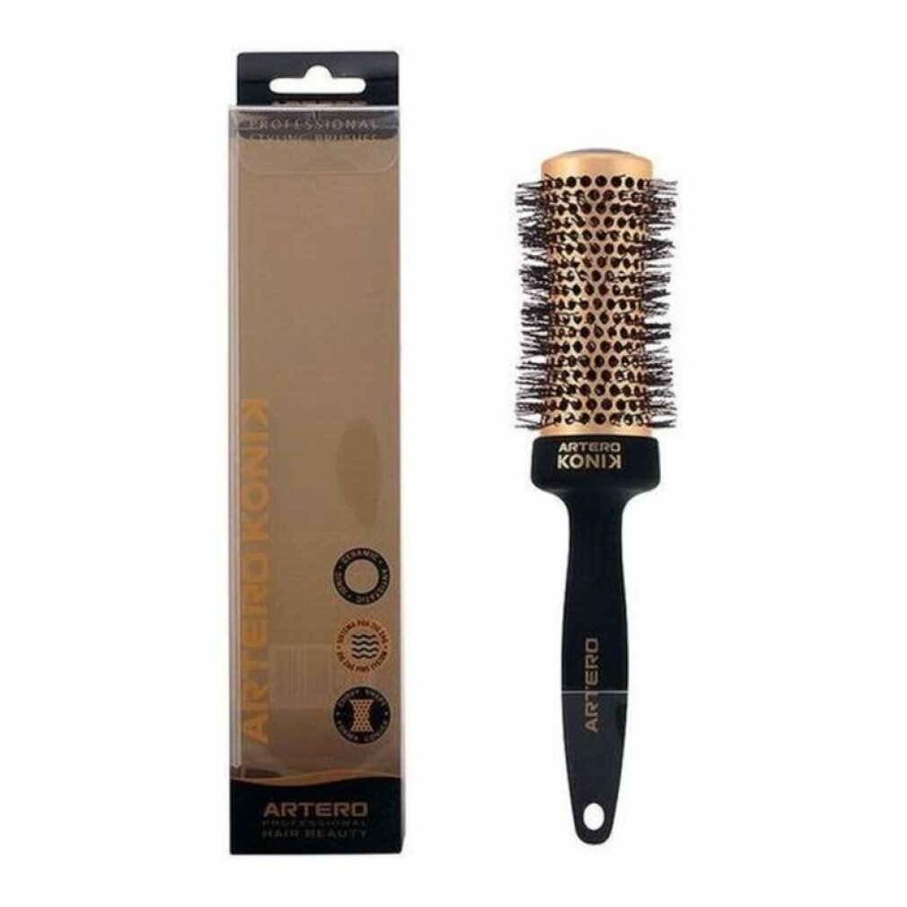 Una spazzola per capelli termica rotonda con manico nero e cilindro dorato, accanto alla confezione su sfondo bianco.