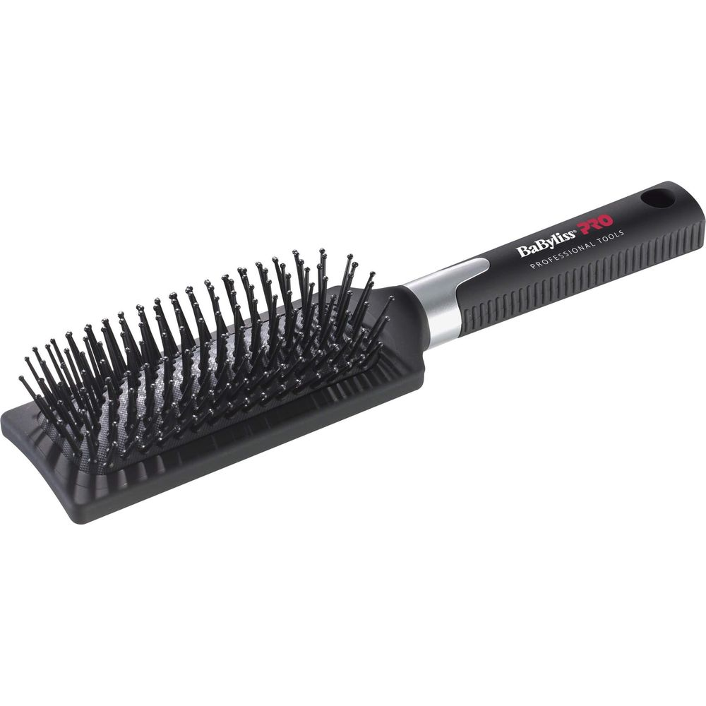 Una spazzola per capelli nera BaBylissPRO con dettagli argentati e molte setole di plastica su sfondo bianco.