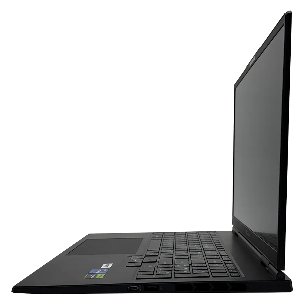 Beyaz arka planda klavye, ekran ve bağlantı noktalarını gösteren siyah dizüstü bilgisayarın yandan görünümü.