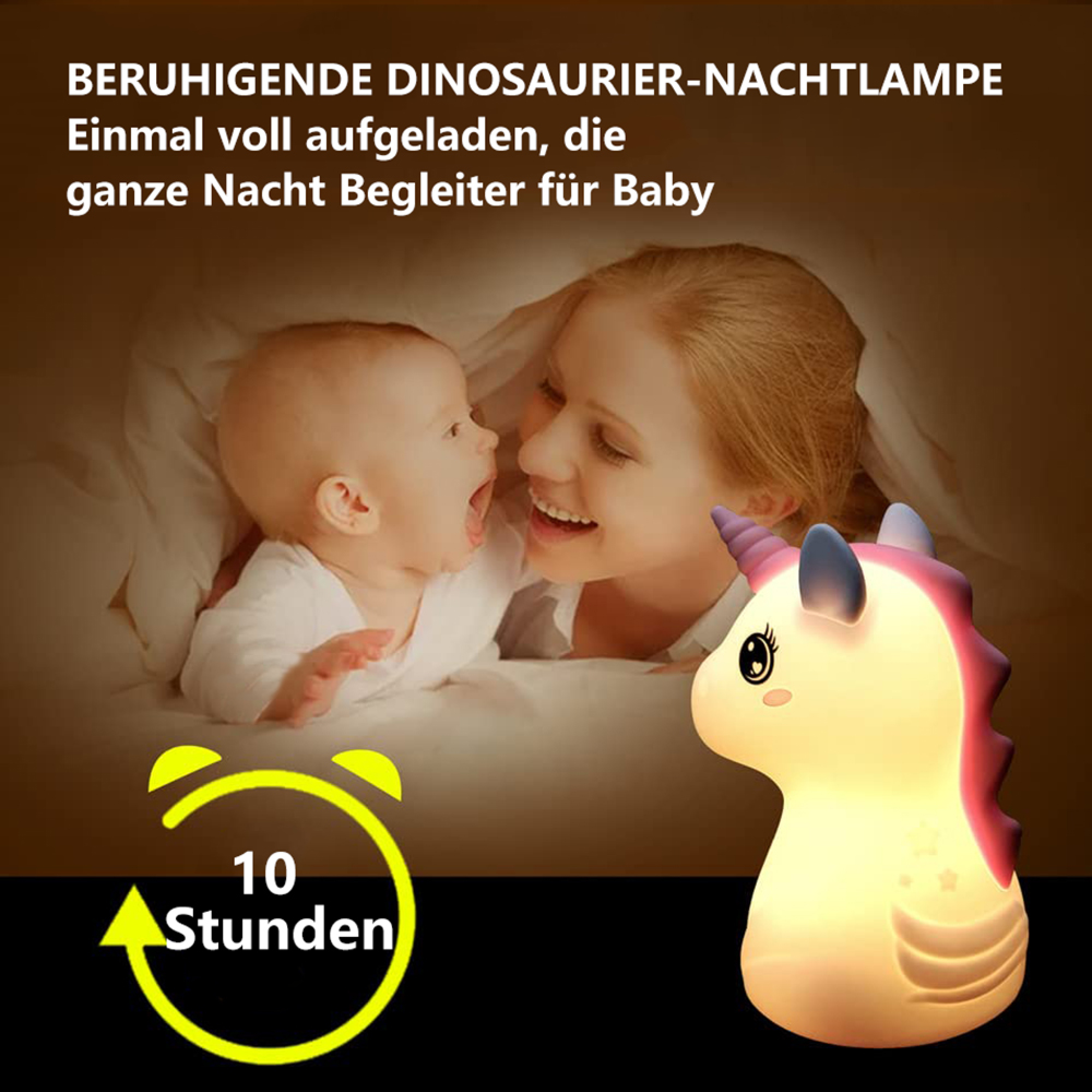 Eine glückliche Mutter und ihr Baby im Bett mit einer Einhorn-Nachtlampe.