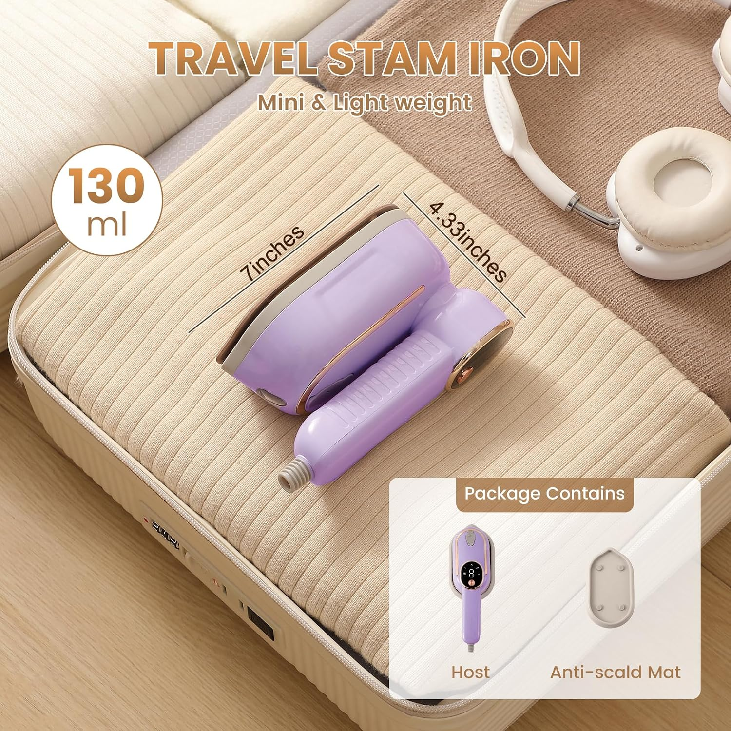 Ein kompaktes, violettes Reise-Dampfbügeleisen liegt auf einem Koffer, Maße und Inhalt sind abgebildet.