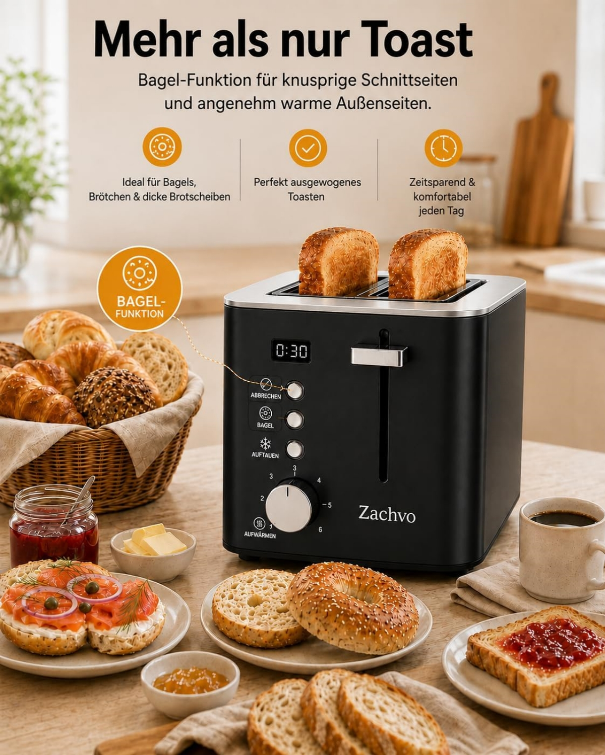 Ein schwarzer Zachyo-Toaster mit zwei Toastscheiben steht auf einem Küchentisch mit Brot, Marmelade und Kaffee.